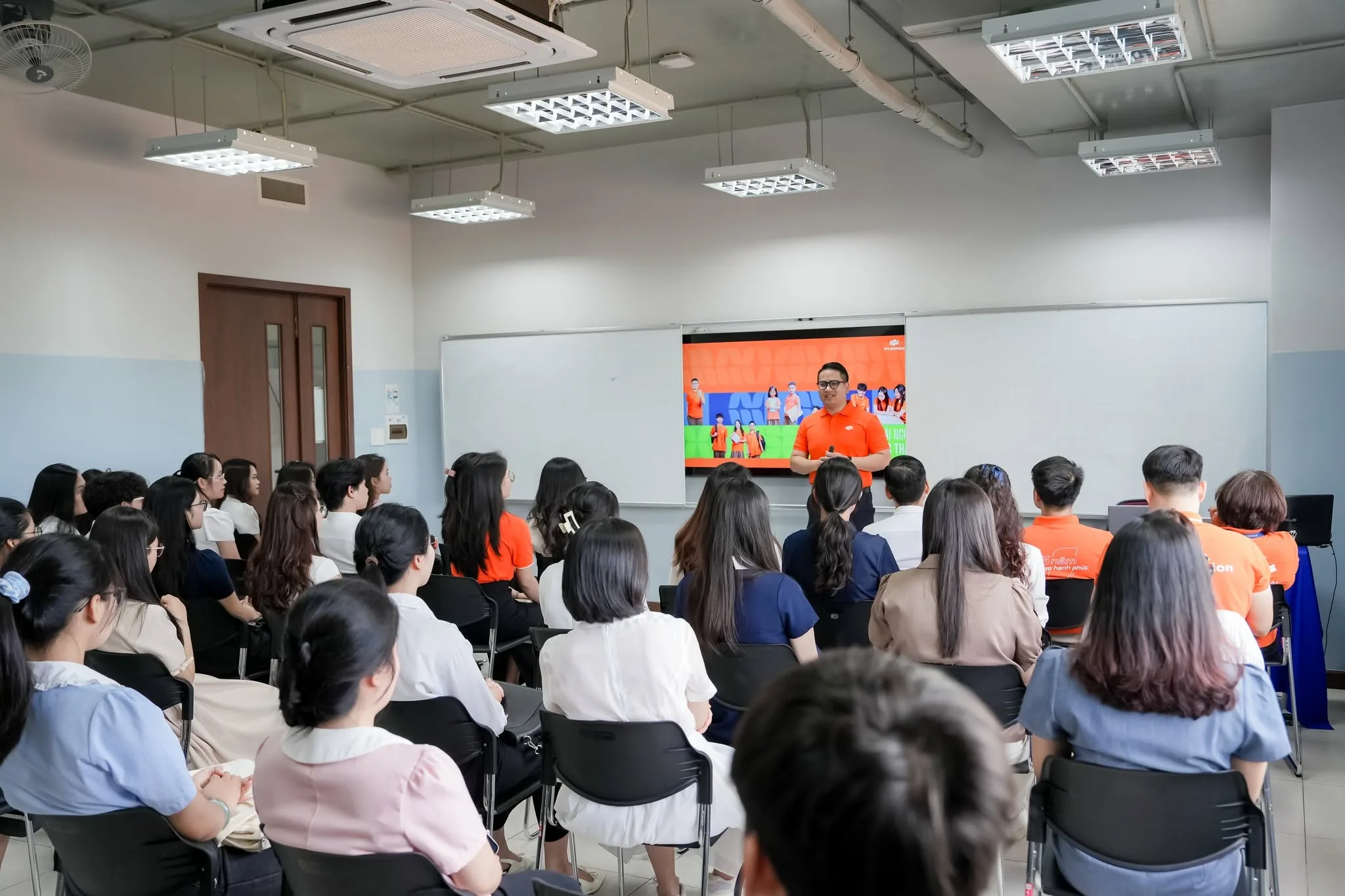 Hơn 60 ứng viên tham gia Ngày hội tuyển dụng tại FPT School Hà Nam năm 2026 - FPT Education Hơn 60 Ứng Viên Tham Gia Ngày Hội Tuyển Dụng Tại FPT School Hà Nam