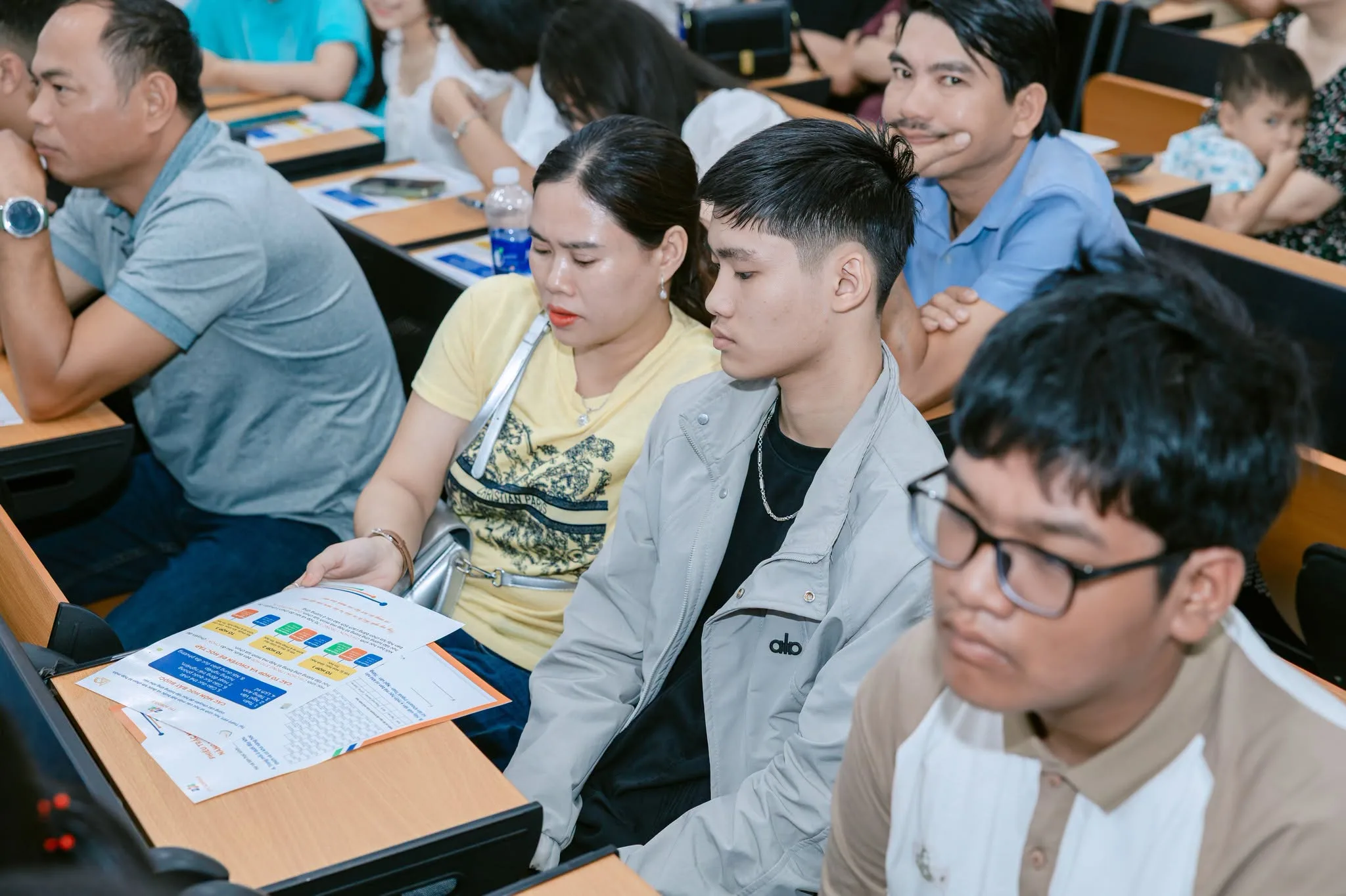 GẦN 400 PHỤ HUYNH VÀ HỌC SINH THAM GIA HỘI THẢO “PAVE MY WAY” – ĐỊNH HƯỚNG CHƯƠNG TRÌNH GIÁO DỤC PHỔ THÔNG 2018 TẠI THPT FPT ĐÀ NẴNG | FPT Schools