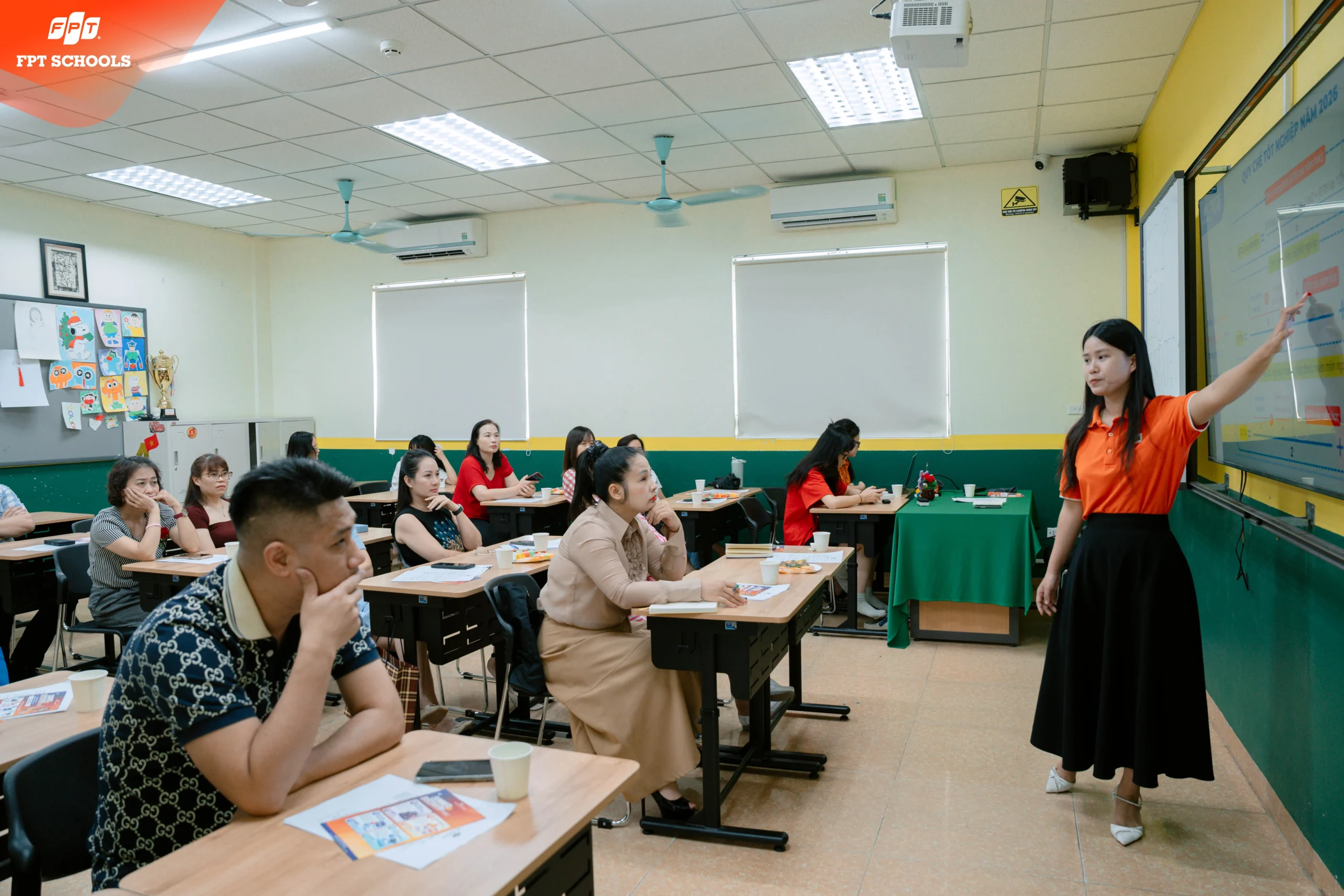 Họp phụ huynh cuối năm khối 10 – 11: Cùng nhìn lại hành trình học tập và trưởng thành năm học 2025 – 2026 - FPT Education Họp phụ huynh cuối năm khối 10 – 11: Cùng nhìn lại hành trình học tập và trưởng thành năm học 2025 – 2026 | FPT Schools