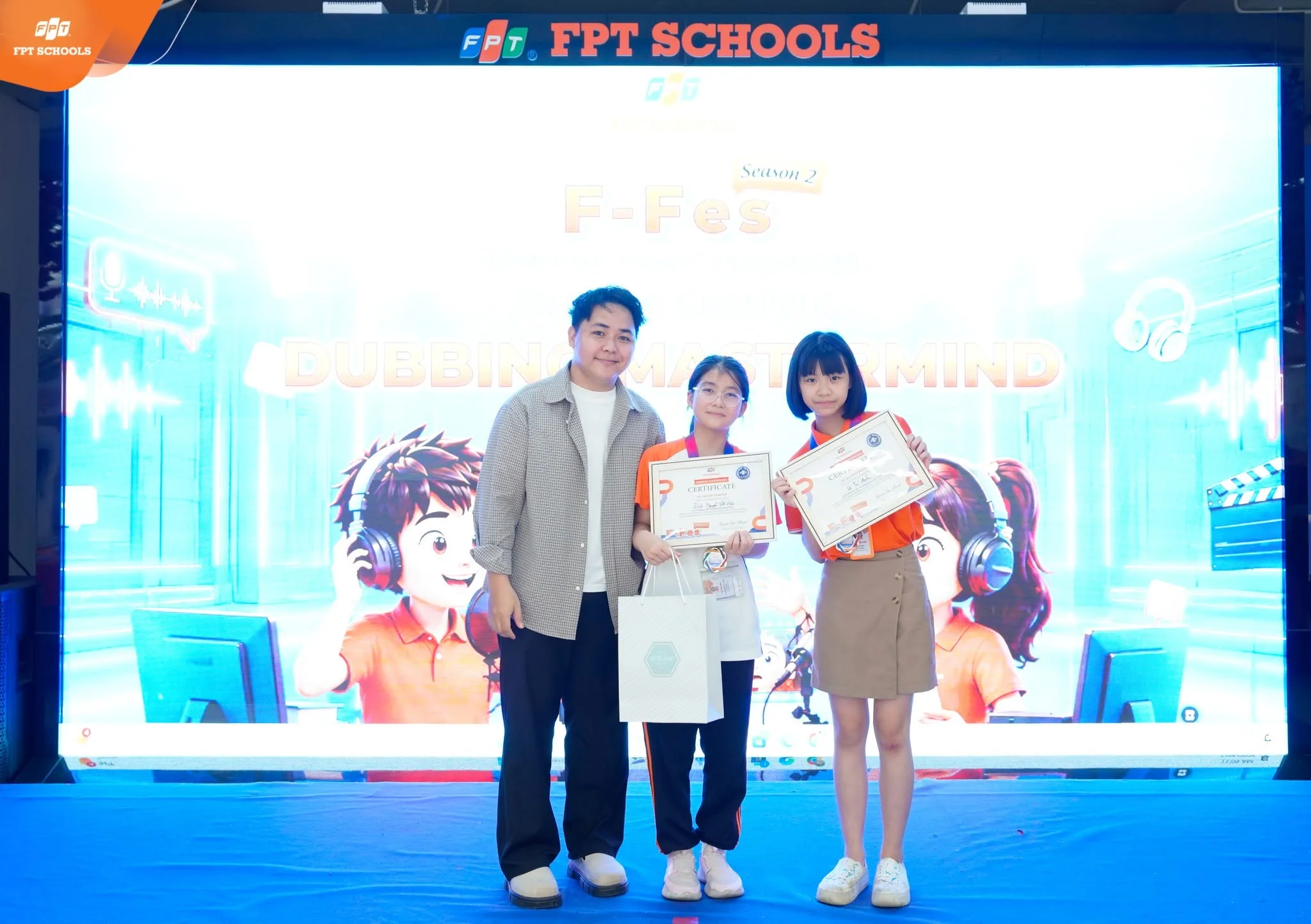 “Bật mode ngoại ngữ”, "cháy hết mình" cùng những màn debate và dubbing đầy bùng nổ tại F-Fes 2026 FPT School Hải Phòng - FPT Education “Bật mode ngoại ngữ”, cháy hết mình cùng những màn debate và dubbing đầy bùng nổ tại F-Fes 2026 FPT School Hải Phòng-2