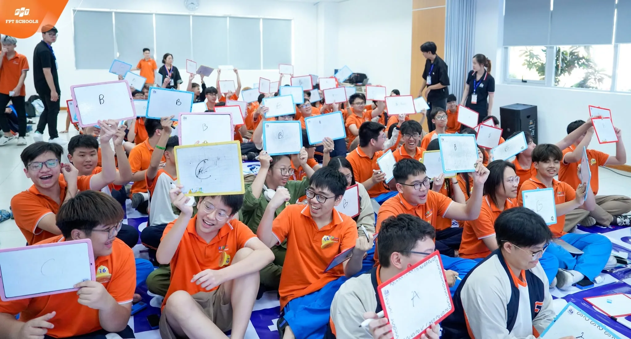 “Chiếc chuông vàng” F-Fes 2026 của FPT School Hải Phòng đã chính thức tìm được chủ nhân - FPT Education “Chiếc chuông vàng” F-Fes 2026 của FPT School Hải Phòng đã chính thức tìm được chủ nhân -12