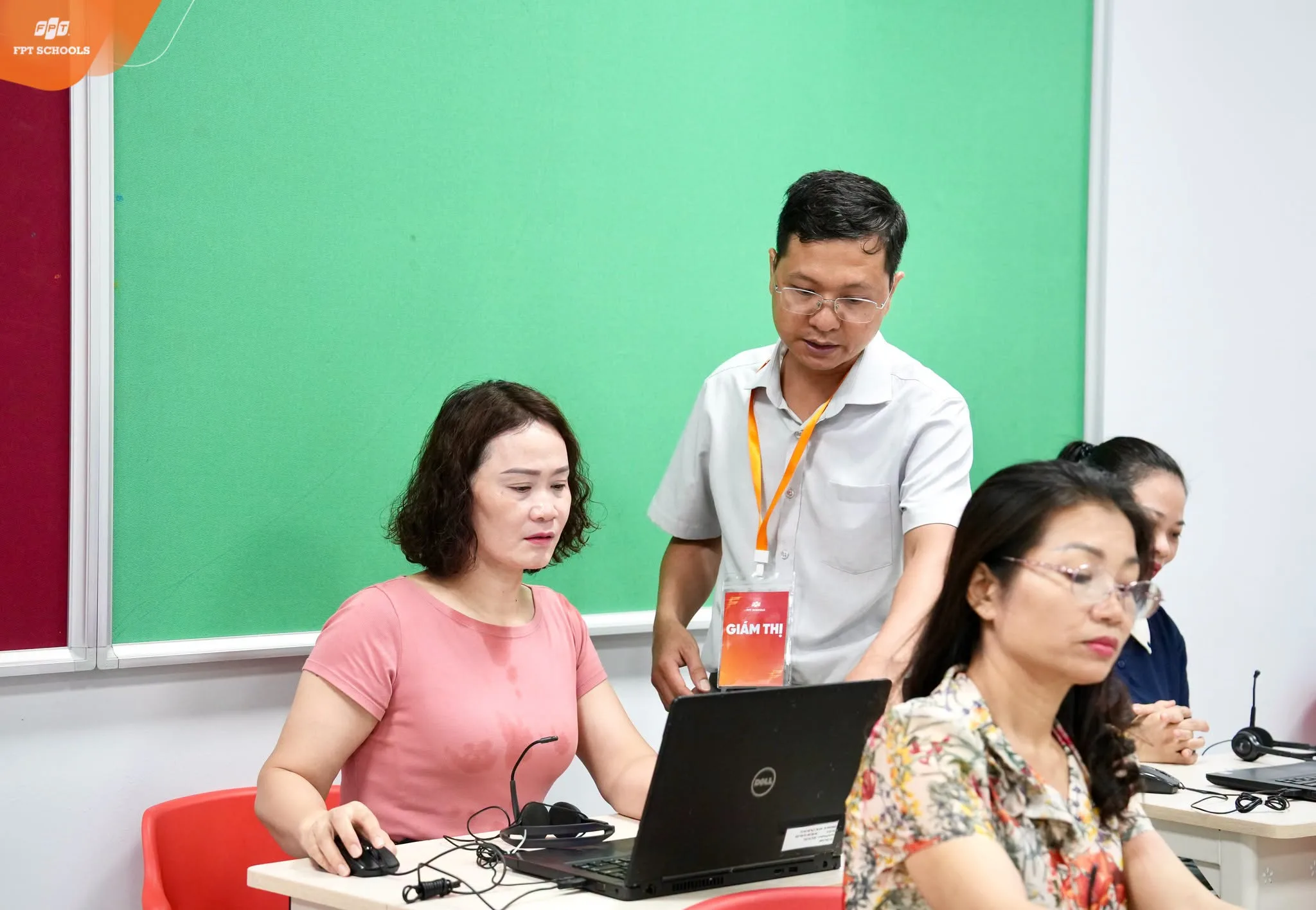 Chương trình Khảo sát Đánh giá năng lực tiếng Anh dành cho giáo viên phổ thông công lập diễn ra tại FPT School Hải Phòng - FPT Education Chương trình Khảo sát Đánh giá năng lực tiếng Anh dành cho giáo viên phổ thông công lập diễn ra tại FPT School Hải Phòng -4