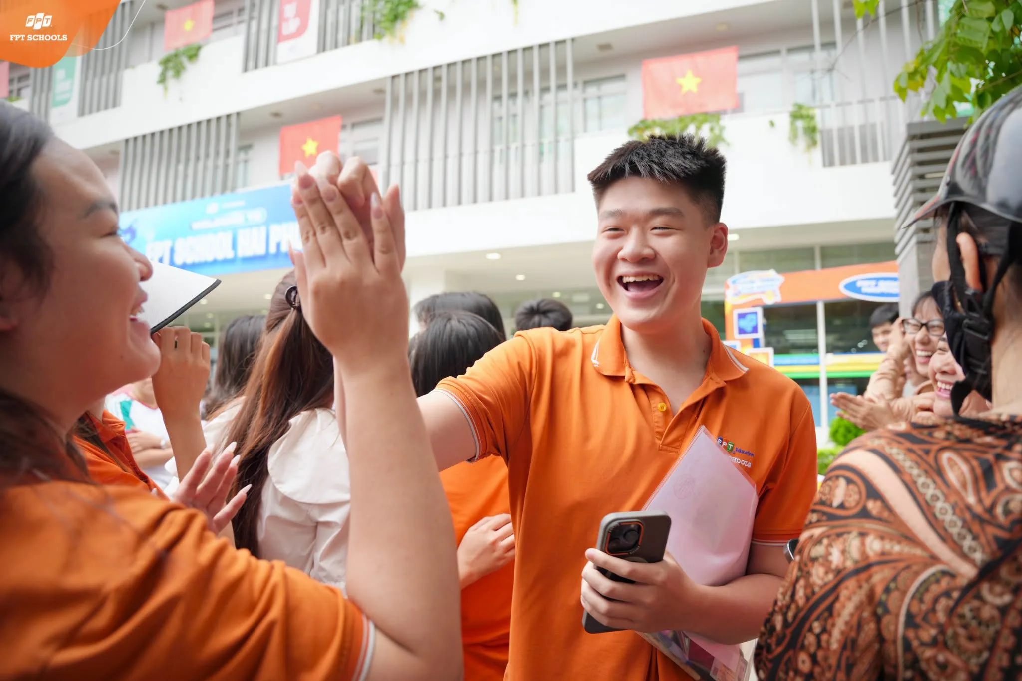 Thầy cô FPT School Hải Phòng tiếp sức sĩ tử 2K8 tự tin chinh phục kỳ thi Tốt nghiệp THPT 2026 - FPT Education Thầy cô FPT School Hải Phòng tiếp sức sĩ tử 2K8 chinh phục kỳ thi Tốt nghiệp THPT 2026