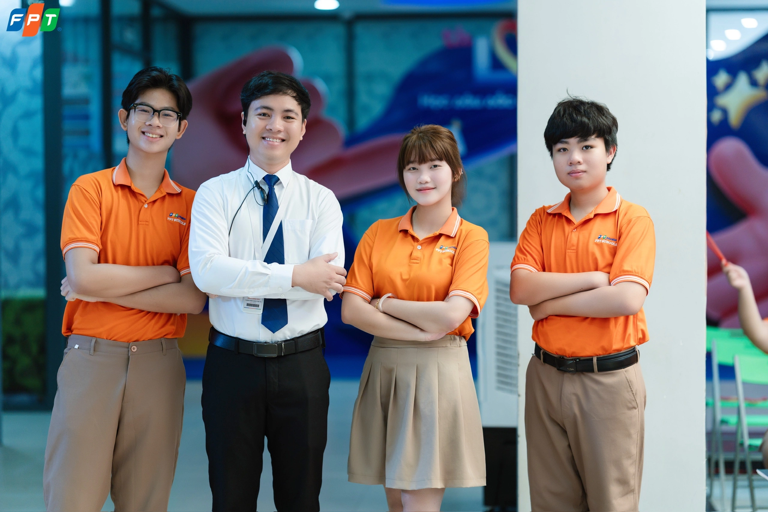 AI có thể ghi nhớ mọi dữ liệu, nhưng học sinh vẫn cần một người thầy biết lắng nghe và thấu hiểu - FPT Education AI có thể ghi nhớ mọi dữ liệu, nhưng học sinh vẫn cần một người thầy biết lắng nghe và thấu hiểu | FPT Schools