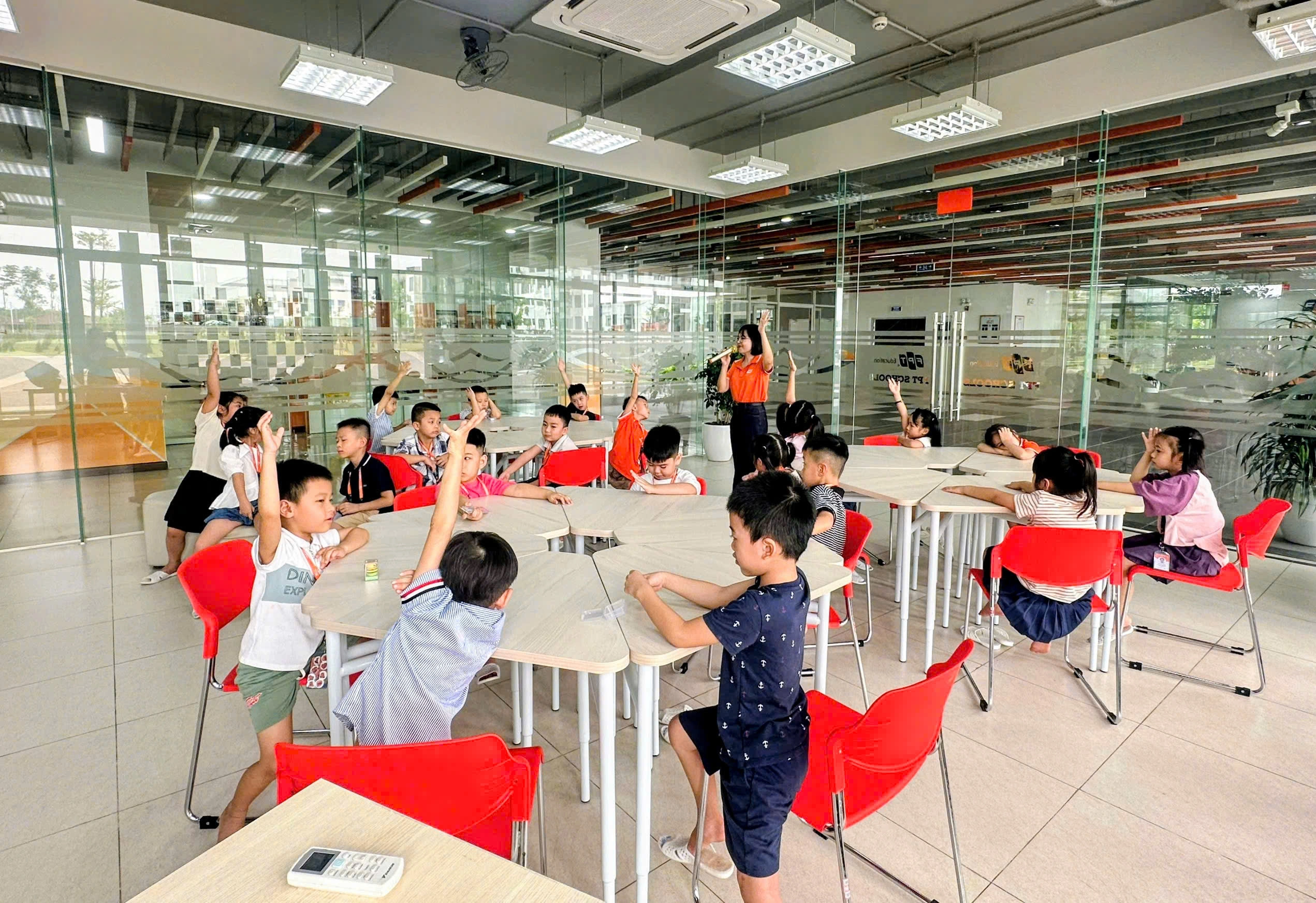 Cán bộ thư viện FSchool Thanh Hóa và hành trình biến AI thành "cầu nối" nuôi dưỡng văn hoá đọc cho học sinh | FPT Schools