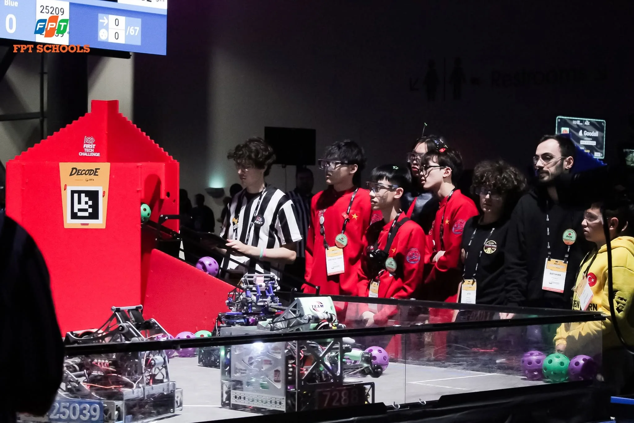 CỰU CHỦ NHIỆM CLB ROBOTICS VÀ CÔNG THỨC "DEBUG" ĐỂ ĐẠT ĐIỂM XUẤT SẮC TẠI KÌ THI THPT QUỐC GIA - FPT Education CỰU CHỦ NHIỆM CLB ROBOTICS VÀ CÔNG THỨC "DEBUG" ĐỂ ĐẠT ĐIỂM XUẤT SẮC TẠI KÌ THI THPT QUỐC GIA | FPT Schools