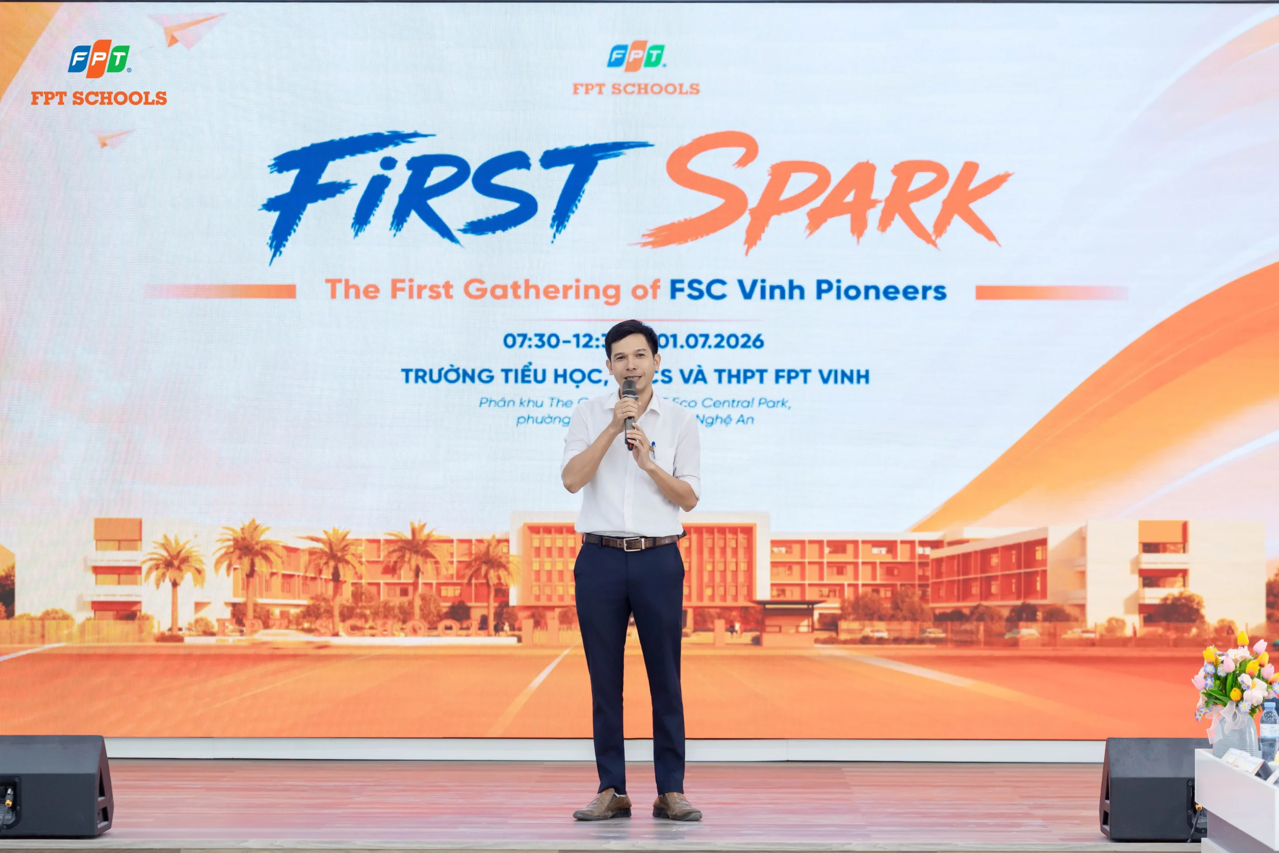 FPT School Vinh tổ chức chương trình khởi động năm học 2026–2027 - FPT Education Thầy Trần Hải Hưng phát biểu tại kick-off FPT School Vinh