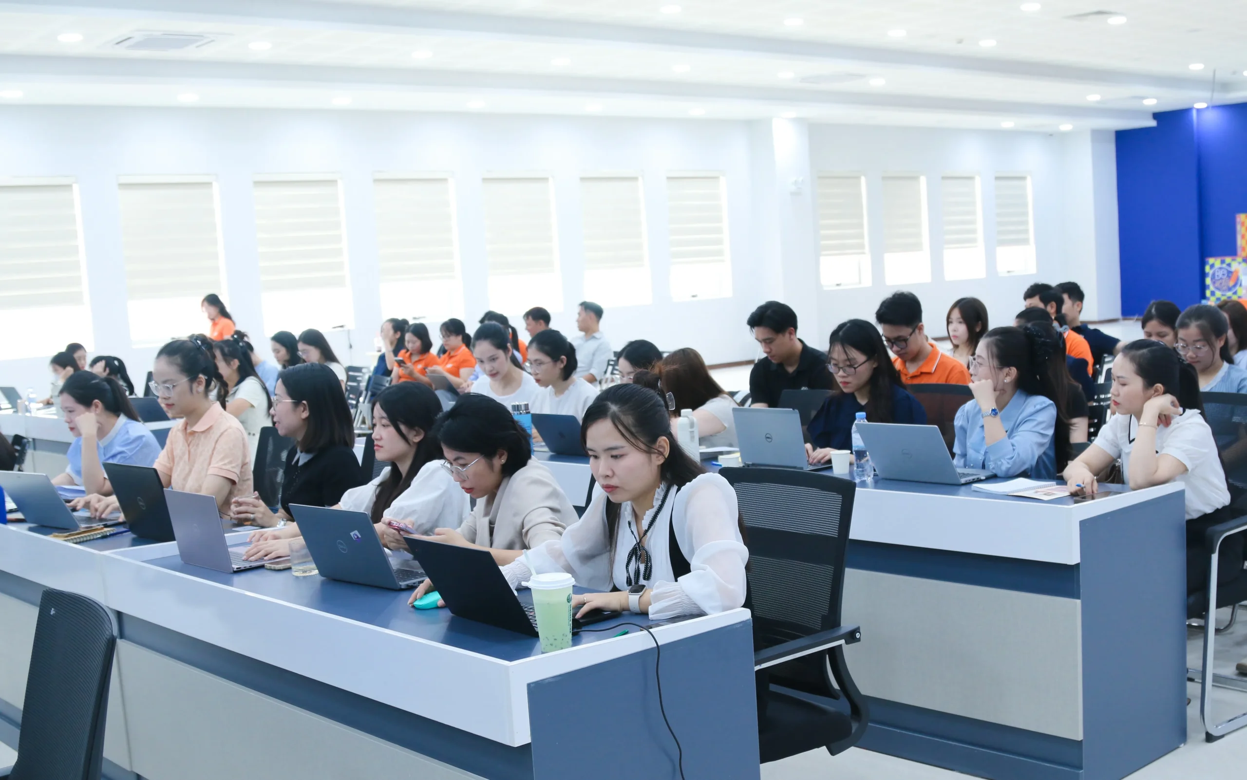 FPT School Vinh tăng tốc chuẩn bị năm học mới với chuỗi đào tạo vận hành dành cho toàn thể cán bộ, giáo viên - FPT Education Chương trình đào tạo là bước chuẩn bị quan trọng trước thềm năm học 2026–2027.