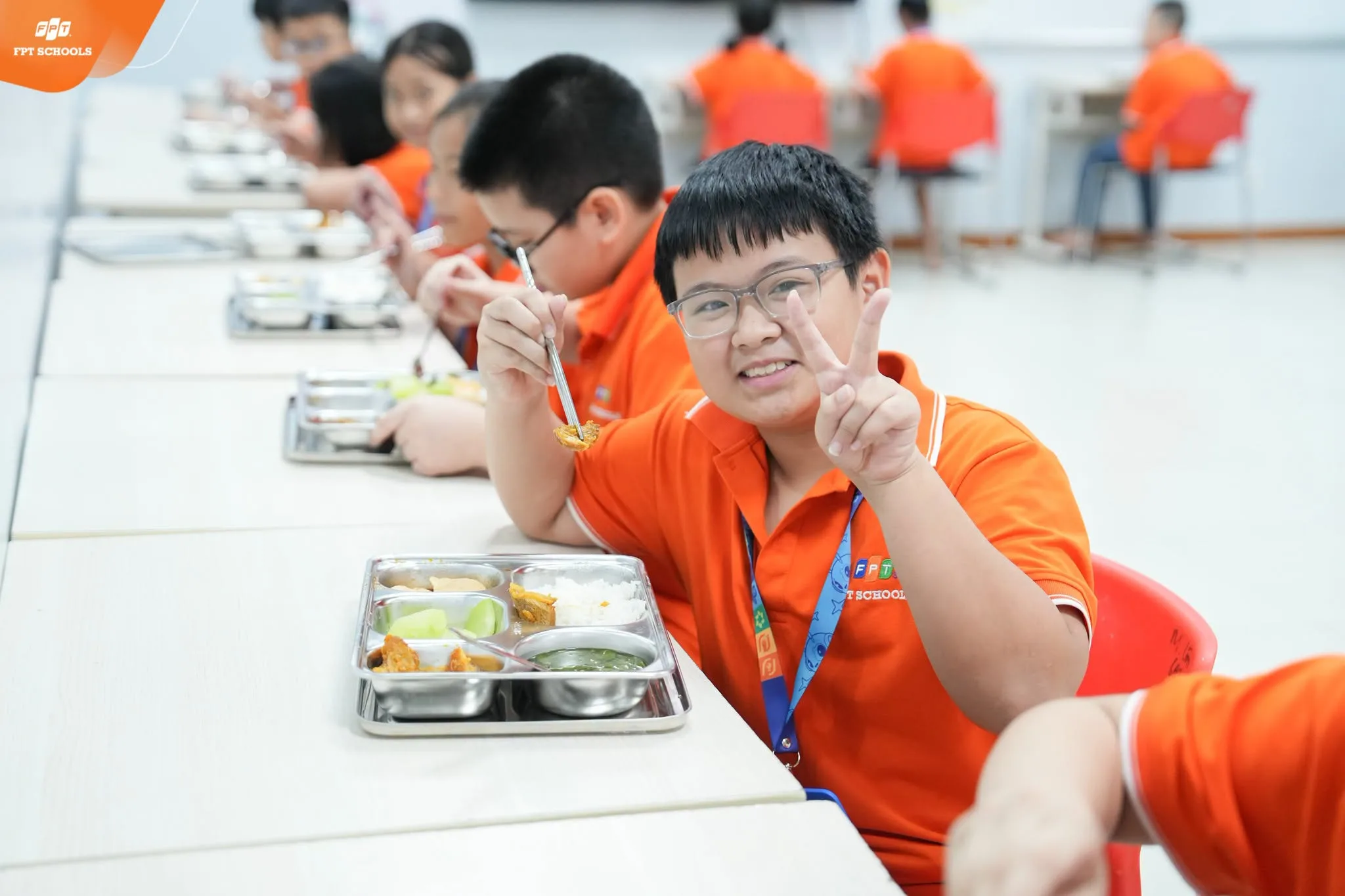 Bữa cơm bán trú đầu tiên Back to School 2026 tại FPT School Hải Phòng | FPT Schools