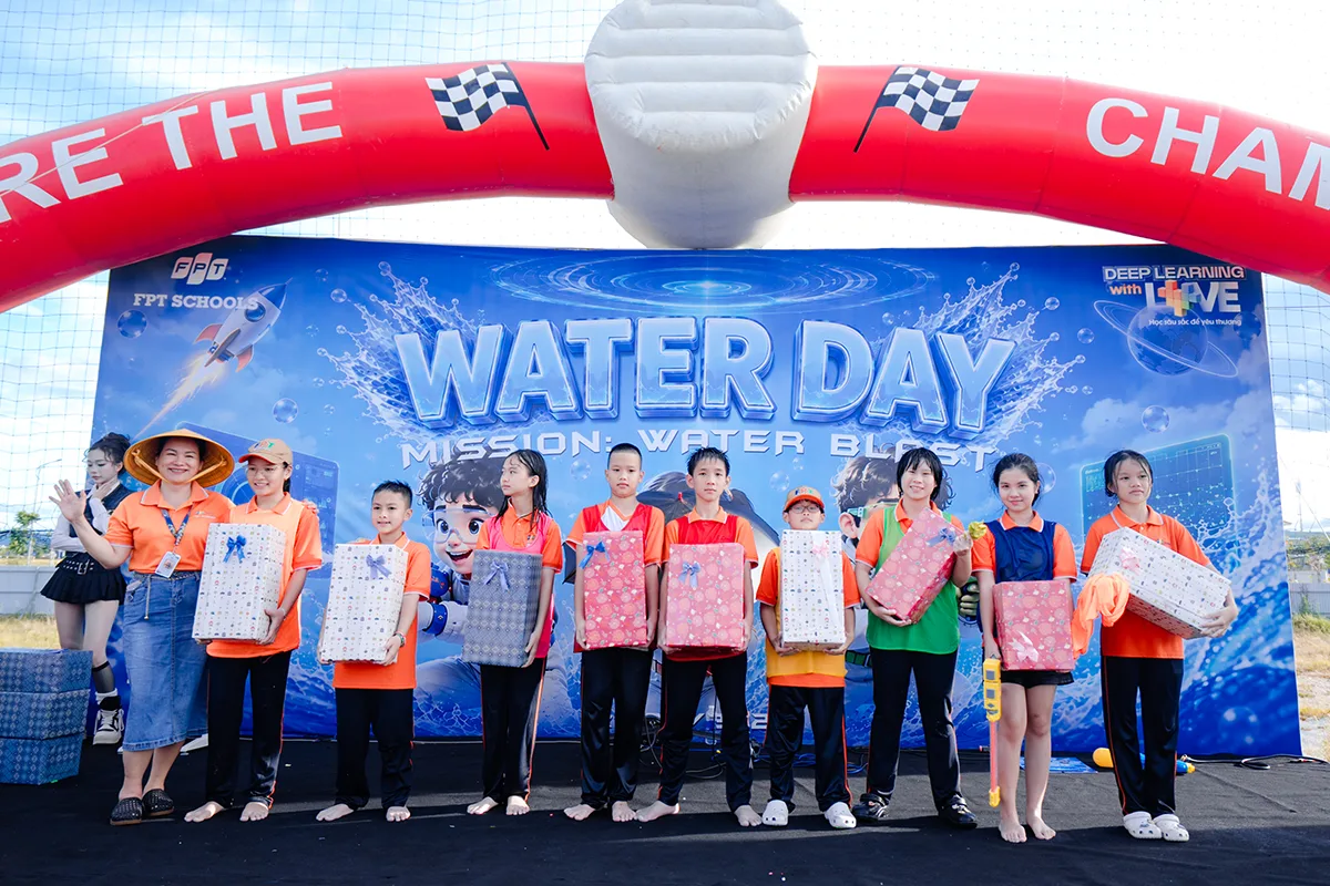WATER DAY | MỘT NGÀY KHÔNG CẦN GIỮ HÌNH TƯỢNG! | FPT Schools