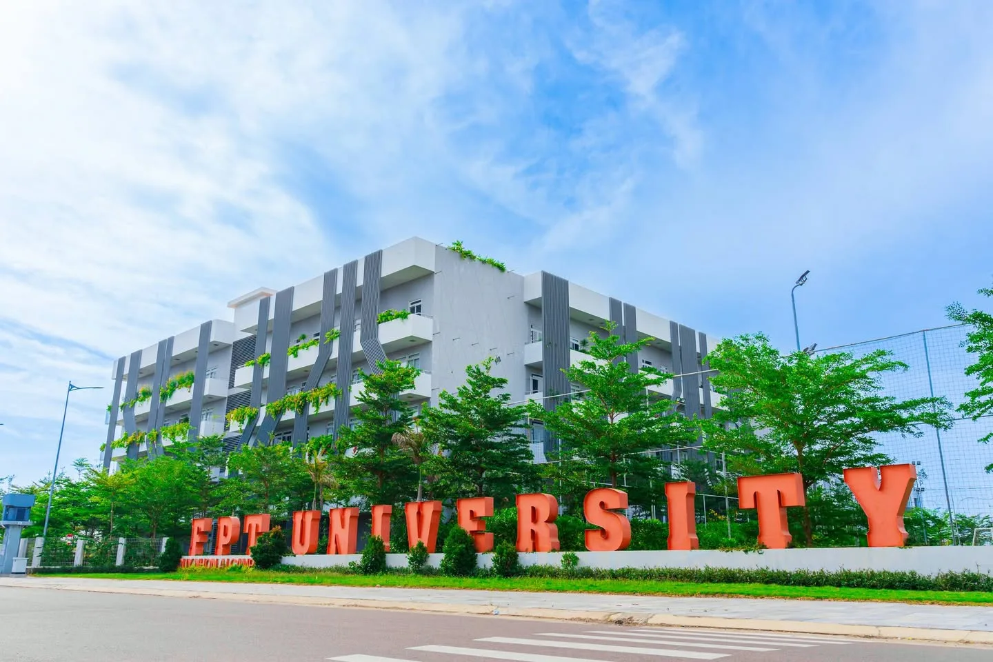 Trường THPT nội trú FPT có gì và tuyển sinh thế nào | FPT Schools
