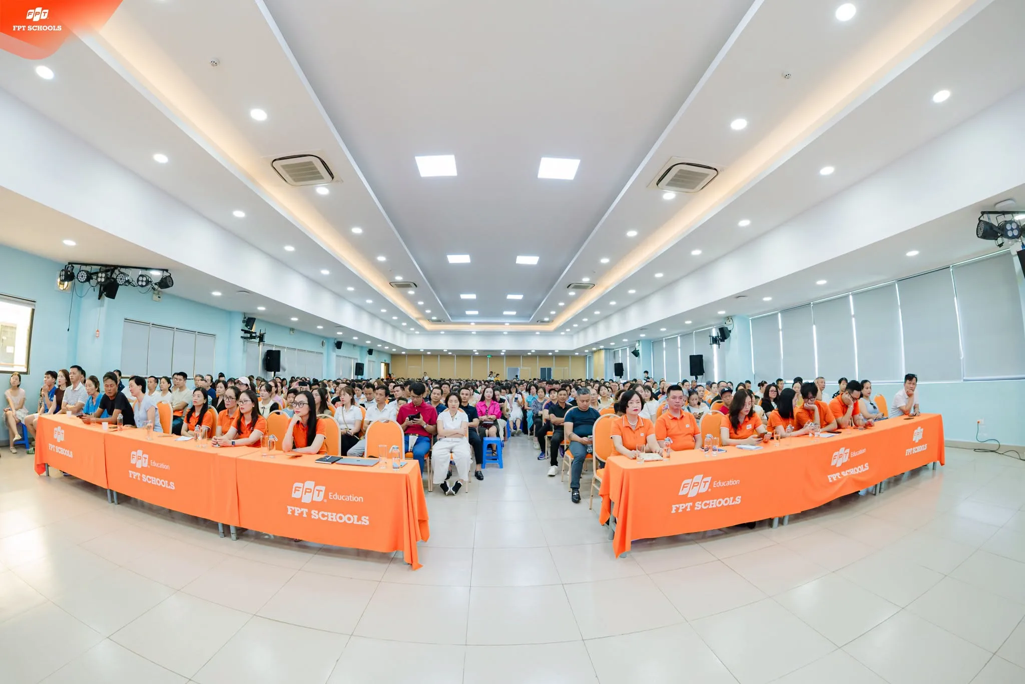 Chương trình giao lưu giữa Nhà trường & Cha mẹ học sinh Khối 10: Đồng hành cùng FSchoolers trên chặng đường mới | FPT Schools