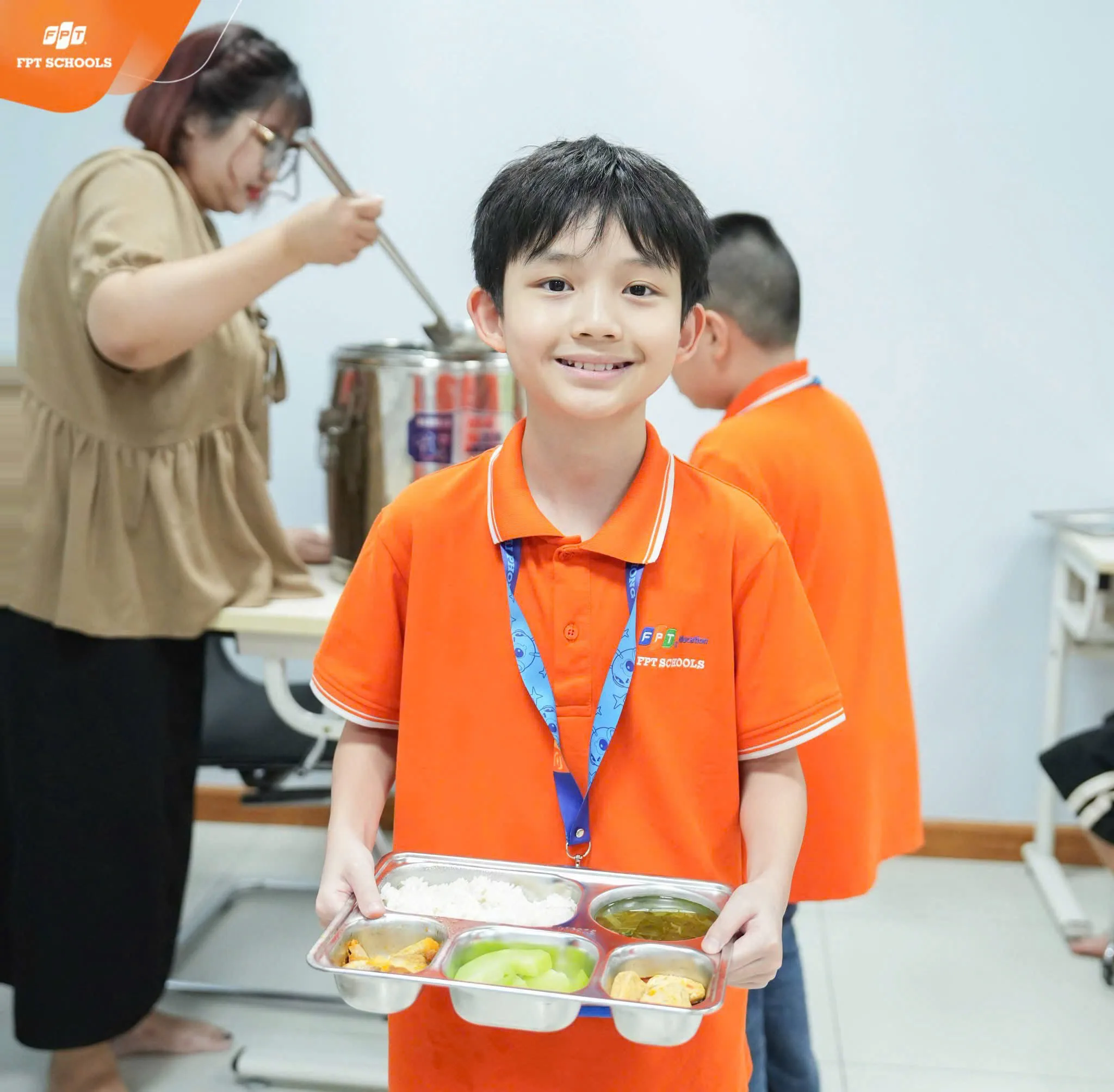 Bữa cơm bán trú đầu tiên Back to School 2026 tại FPT School Hải Phòng | FPT Schools