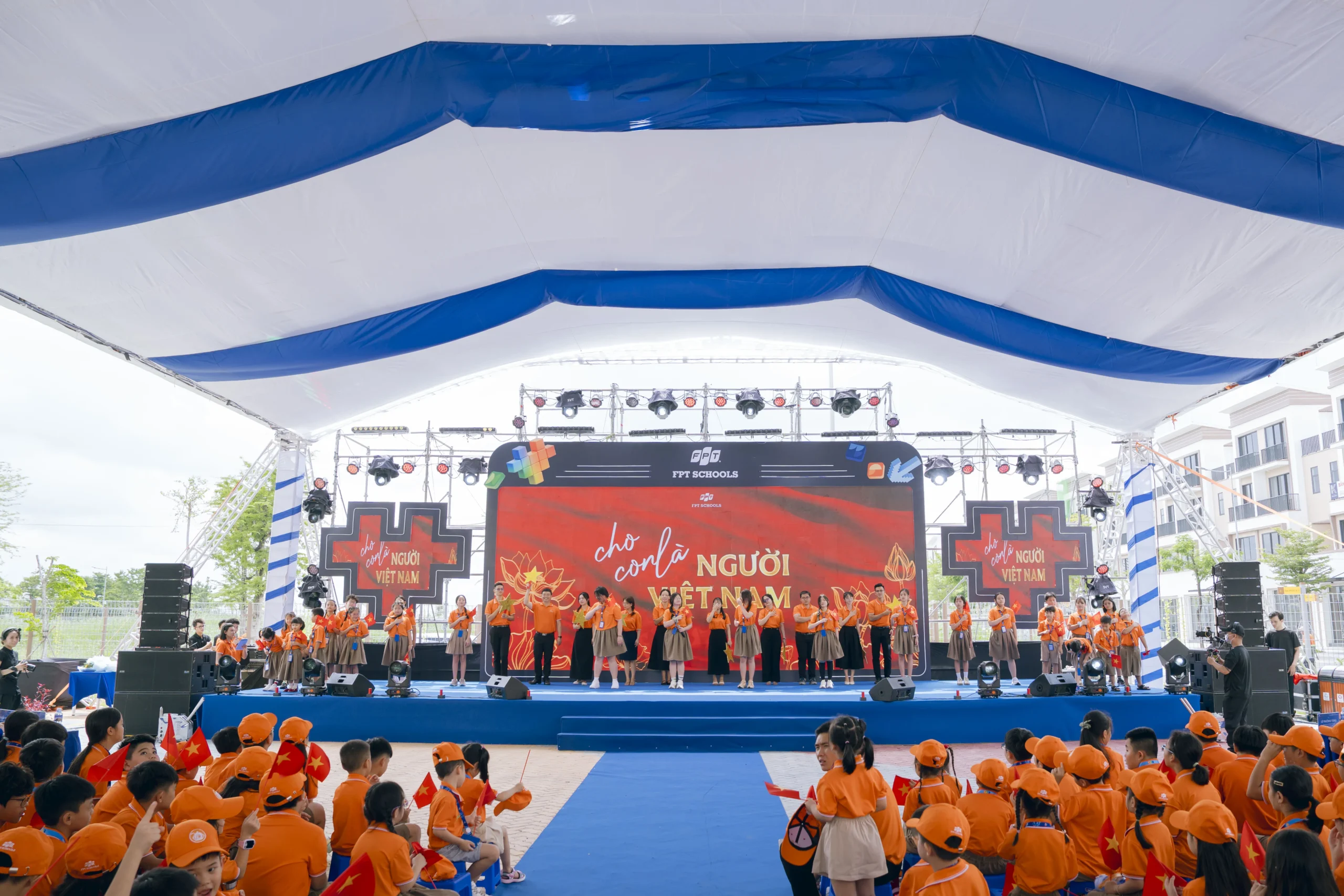 Học sinh FPT School Long An biểu diễn tại lễ Khánh thành trường
