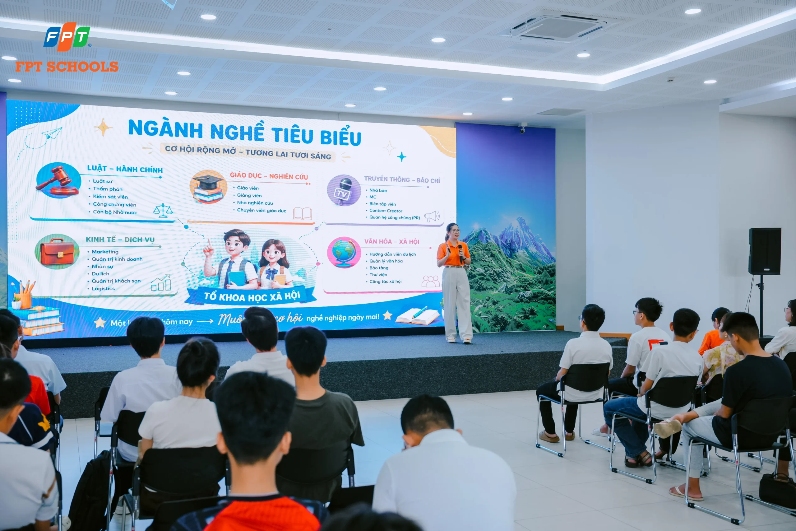 FPT School Thanh Hóa tổ chức Talkshow “Định hướng học tập & Lựa chọn tổ hợp môn” | FPT Schools
