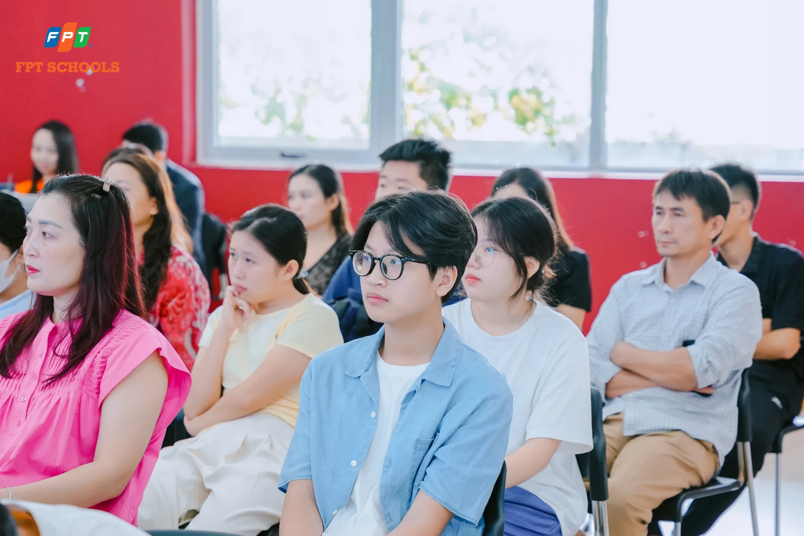 Học sinh lớp 10 tham gia talkshow "Định hướng học tập & Lựa chọn tổ hợp môn THPT"