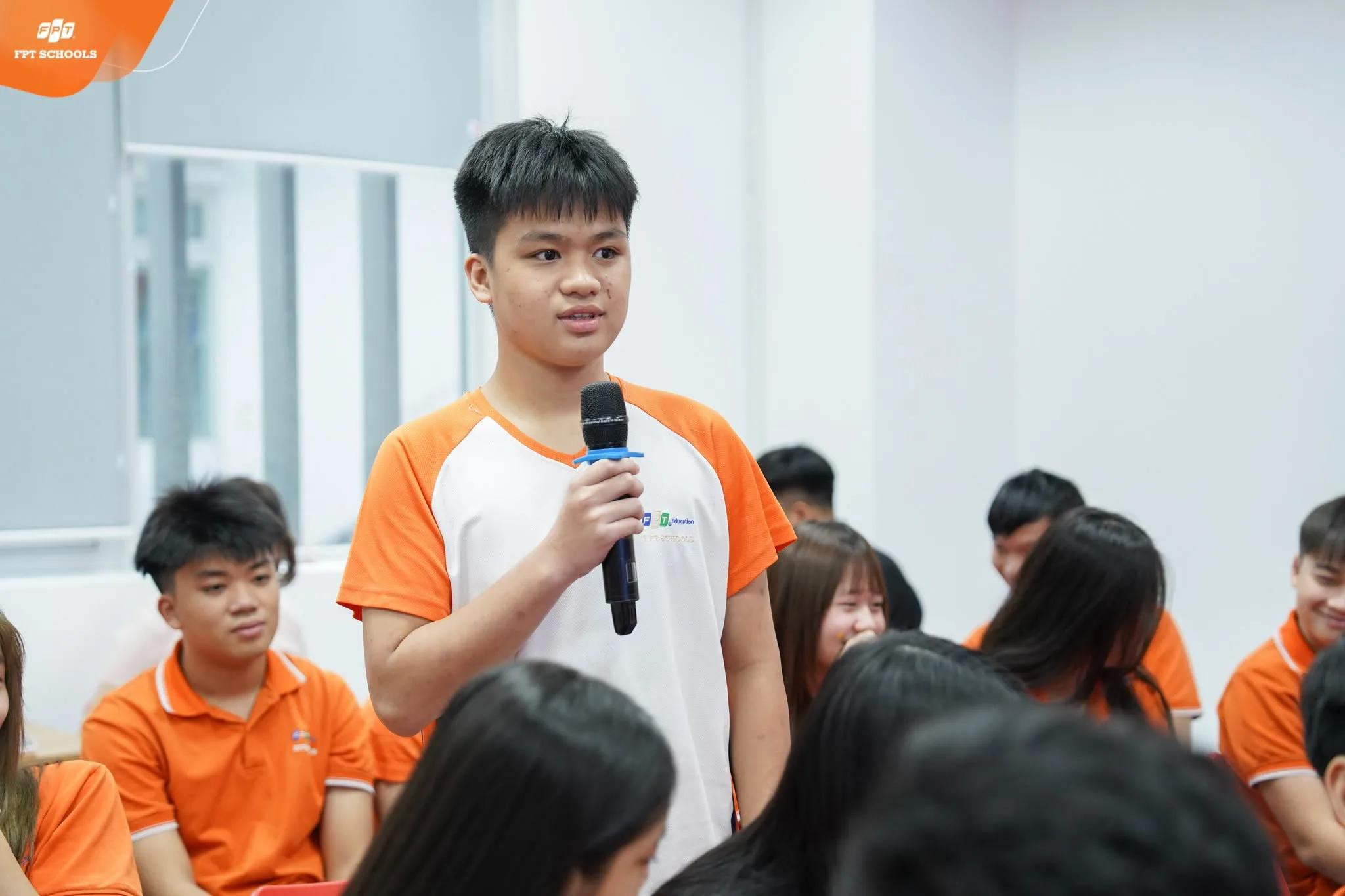 Học sinh bao nhiêu tuổi thì được đi xe điện? Những lưu ý mà cha mẹ nên biết - FPT Education Học sinh bao nhiêu tuổi thì được đi xe điện? Những lưu ý mà cha mẹ nên biết | FPT Schools