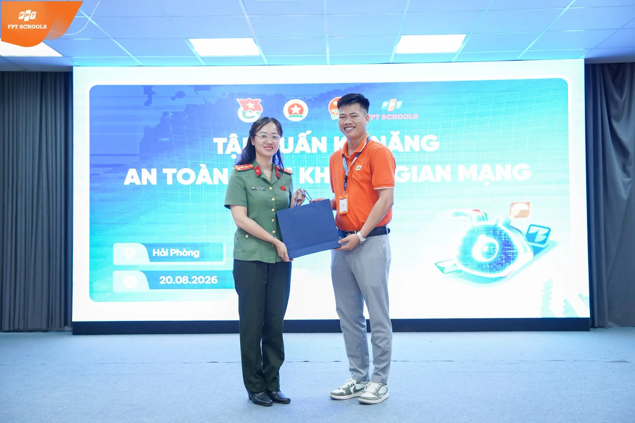 An toàn trên không gian mạng: FPT School Hải Phòng trang bị “lá chắn số” cho học sinh - FPT Education An toàn trên không gian mạng: FPT School Hải Phòng trang bị “lá chắn số” cho học sinh | FPT Schools