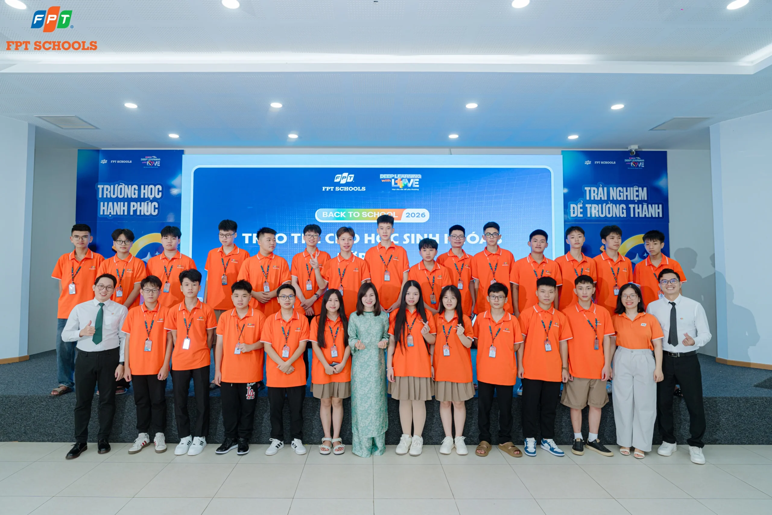 FPT School Thanh Hóa rực rỡ sắc cam, rộn ràng ngày tựu trường | FPT Schools