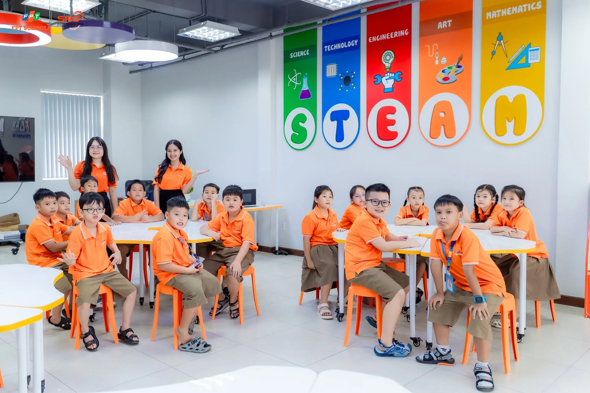 Tìm hiểu STEM tiểu học là gì? Phương pháp học tập hiện đại cho trẻ | FPT Schools