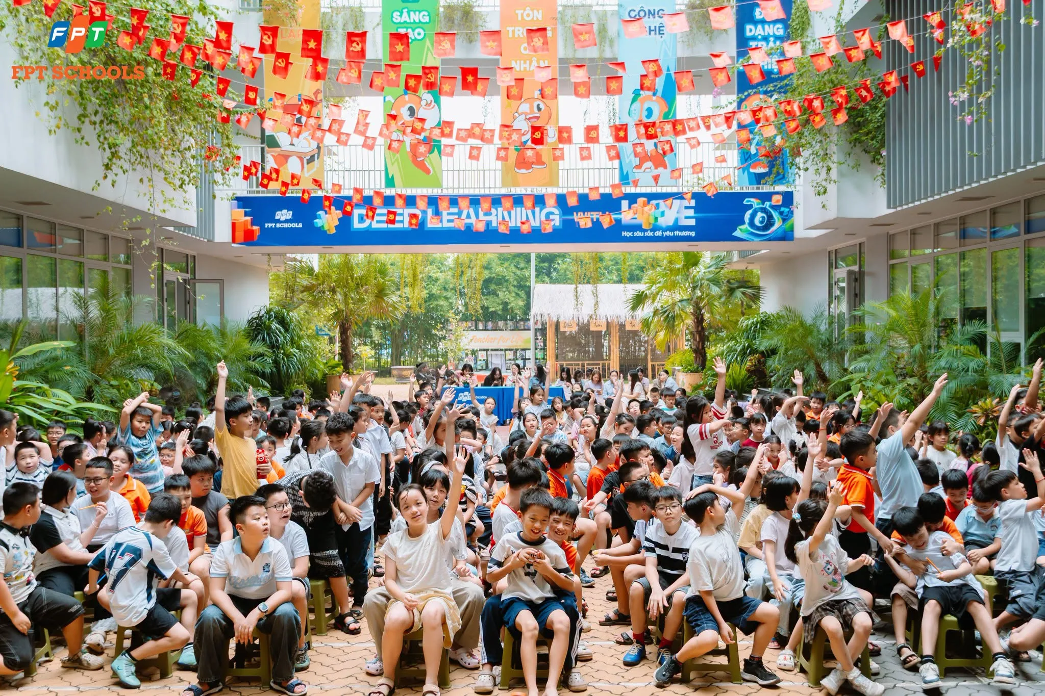 Kết nối tích cực – Cùng học sinh tạo nên “Chiếc bánh tình bạn” diệu kỳ tại FPT School Hà Nam | FPT Schools