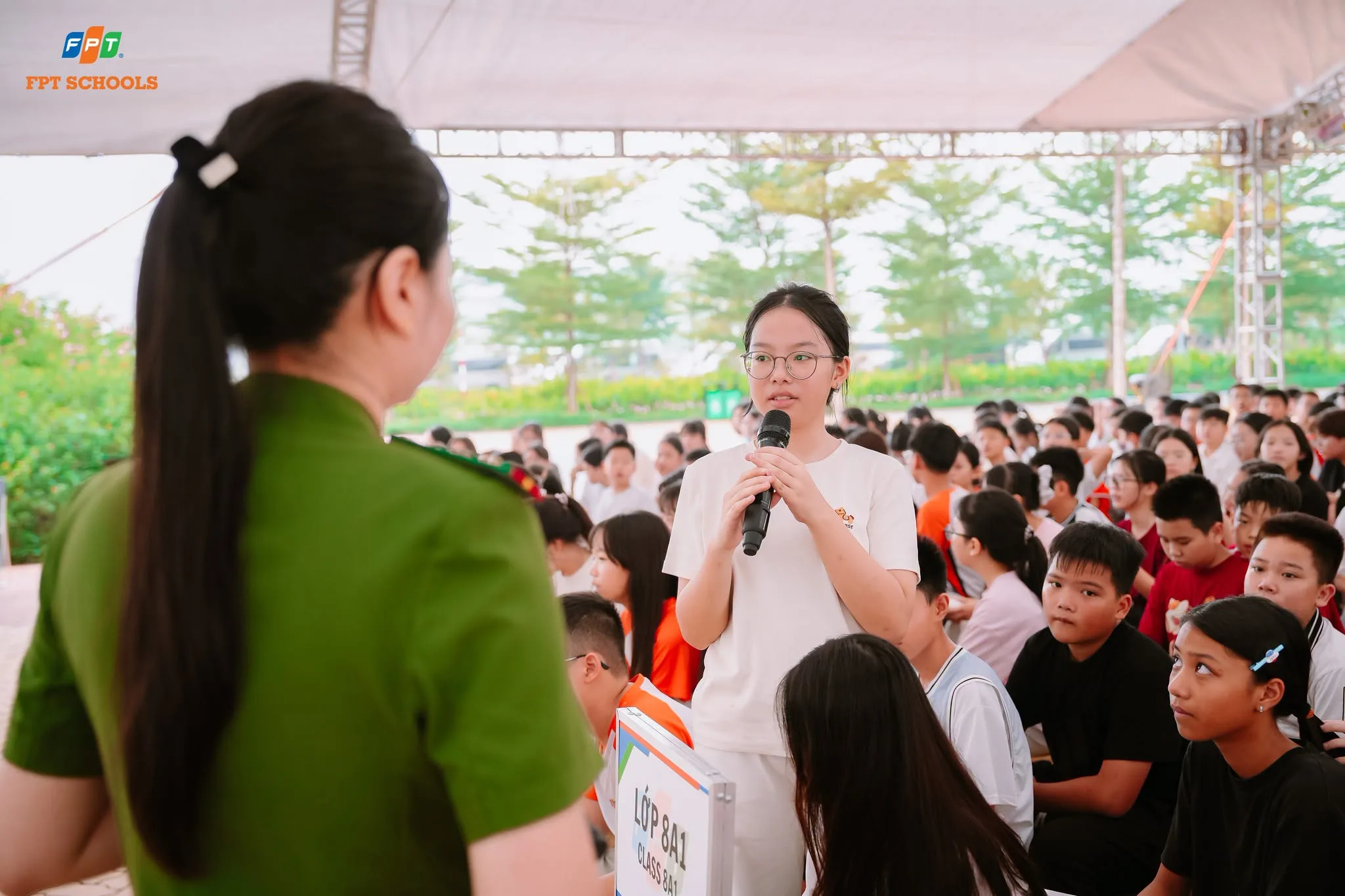 Phòng chống mua bán người và ma tuý: Trang bị kỹ năng tự bảo vệ cho học sinh FPT School Hà Nam - FPT Education Học sinh FPT School Hà Nam tích cực phát biểu tại buổi tập huấn Phòng chống mua bán người và ma tuý