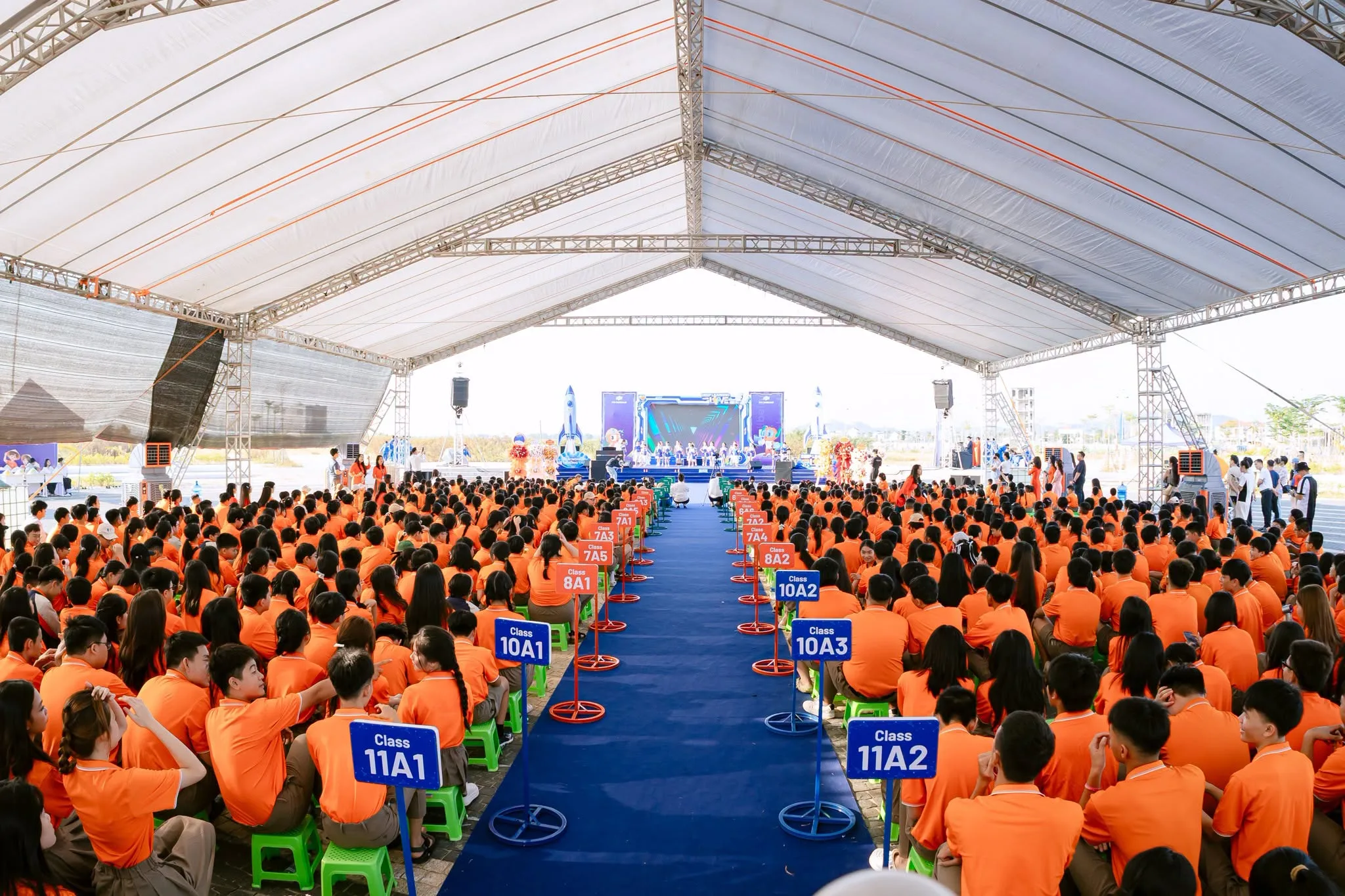 Tưng bừng Lễ khai giảng năm học 2026–2027 toàn hệ thống FPT Schools: Hơn 18.000 học sinh cùng bước vào hành trình mới! | FPT Schools