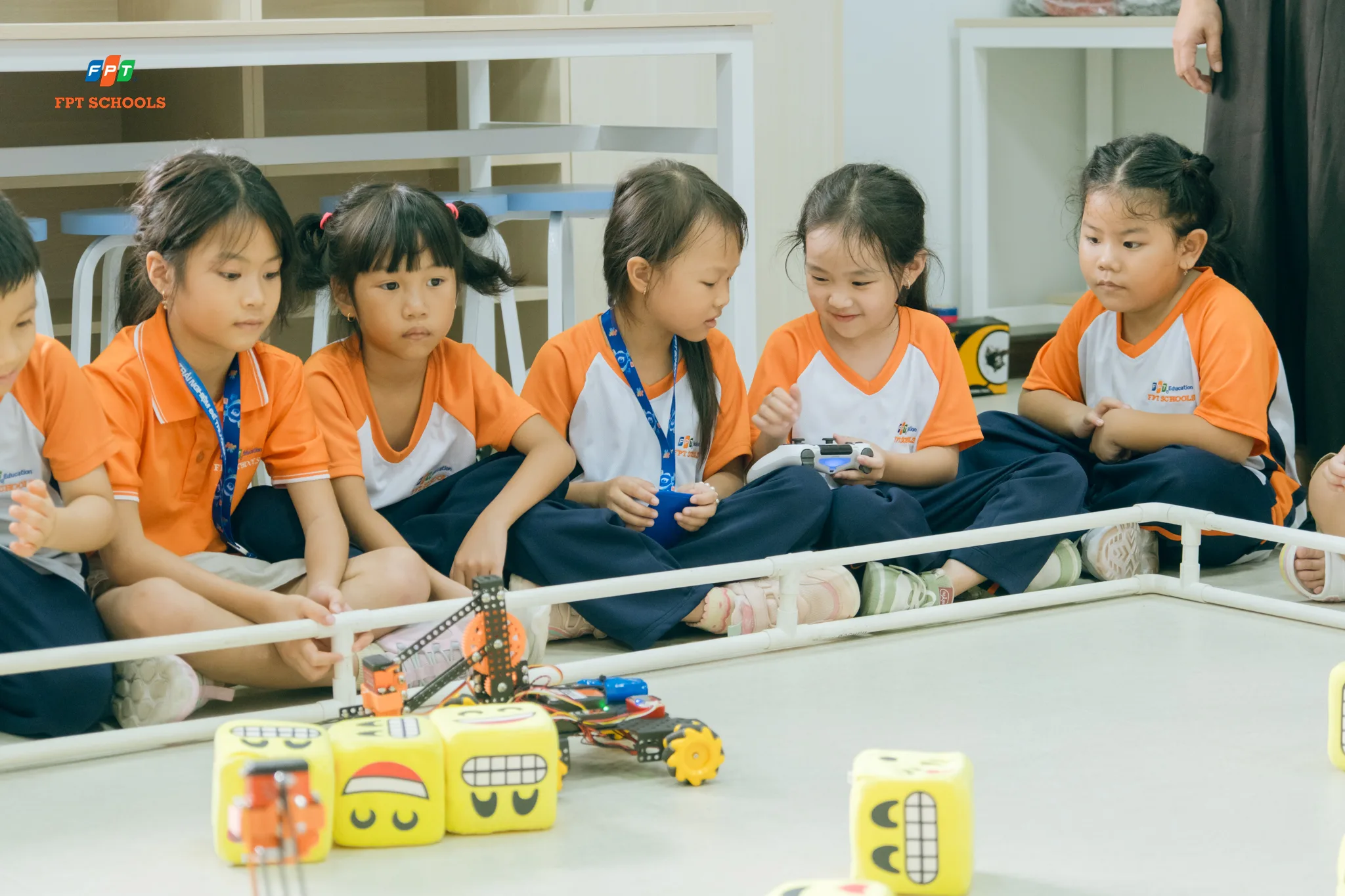 Câu lạc bộ FPT School Millennia-1