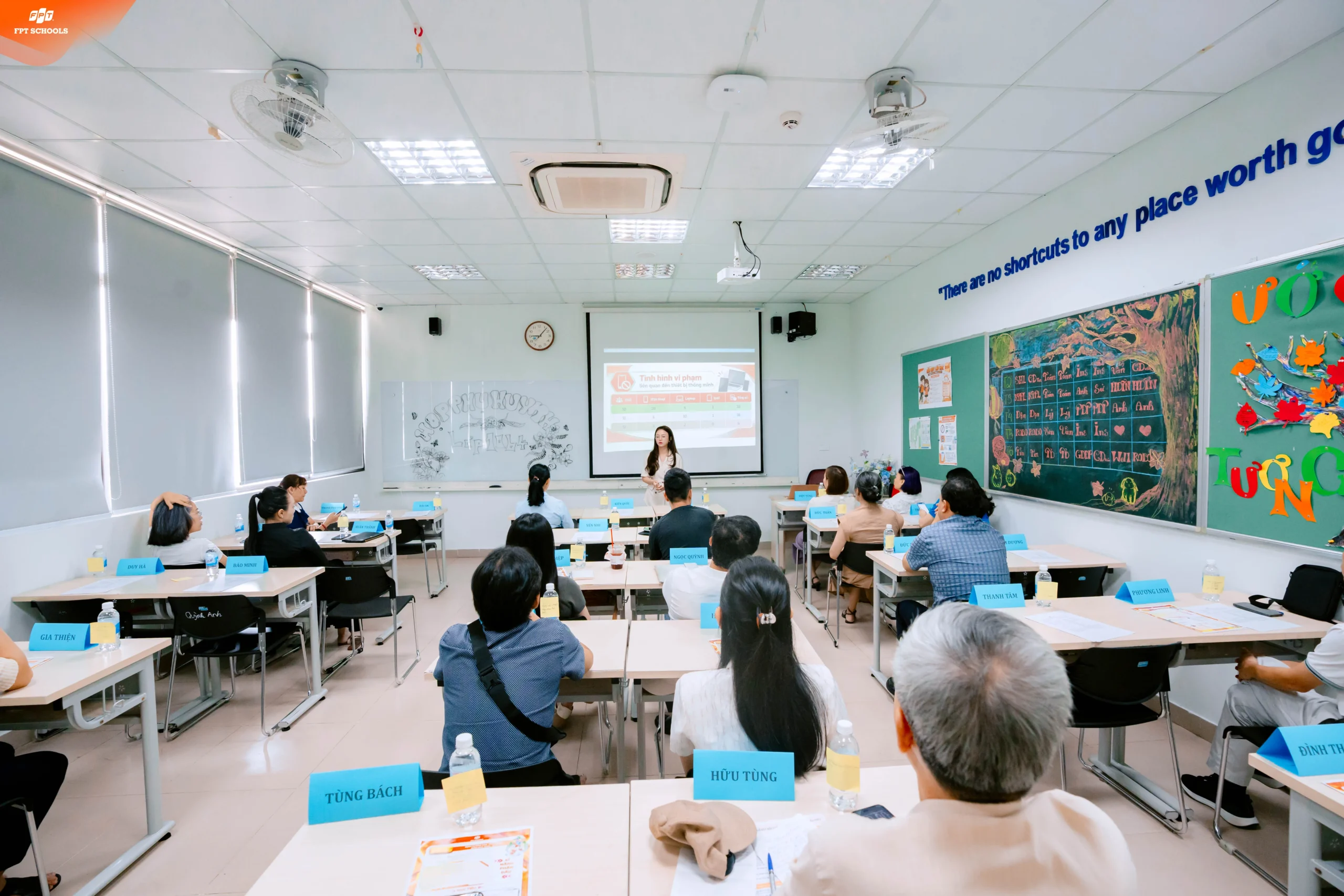 BUỔI HỌP PHỤ HUYNH ĐẦU NĂM: KHỞI ĐẦU CHO MỘT NĂM HỌC GẮN KẾT GIỮA GIA ĐÌNH VÀ NHÀ TRƯỜNG | FPT Schools