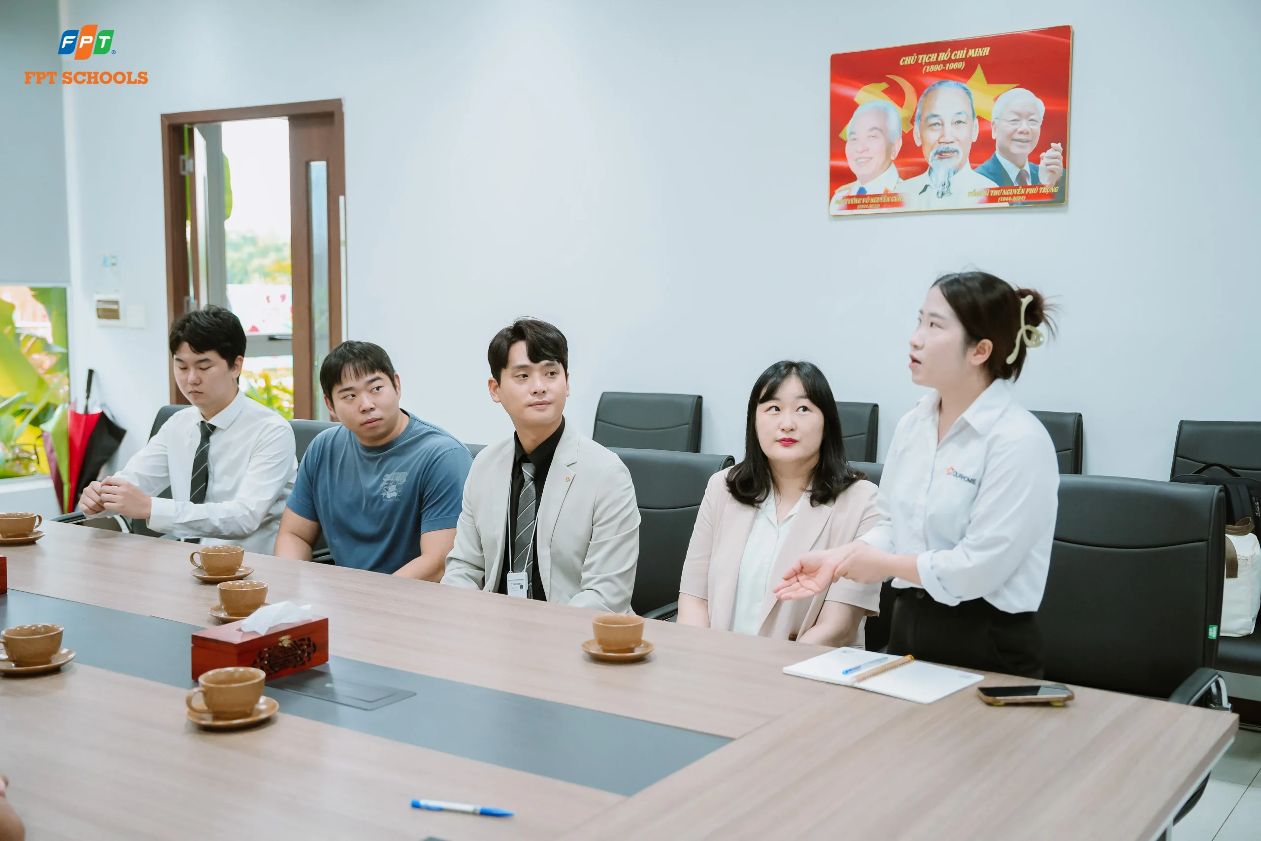 Tập đoàn OurHome Hàn Quốc trực tiếp kiểm tra chất lượng bếp ăn bán trú tại FPT School Hà Nam