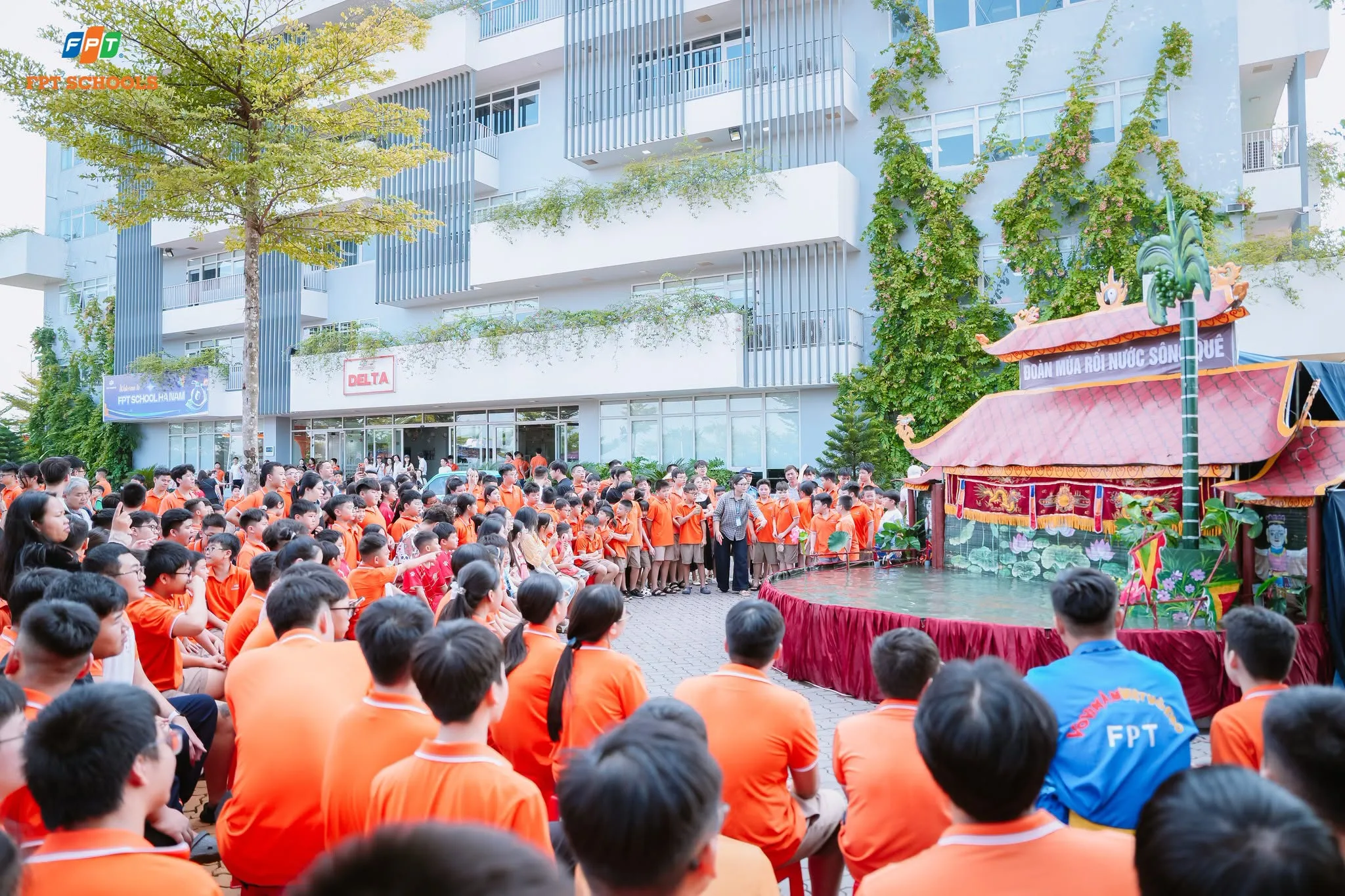 Điểm nhấn đáng nhớ của Vui Rằm Tháng Tám – Kiến Sáng Trông Trăng là hoạt động Múa rối nước tại FPT School Hà Nam