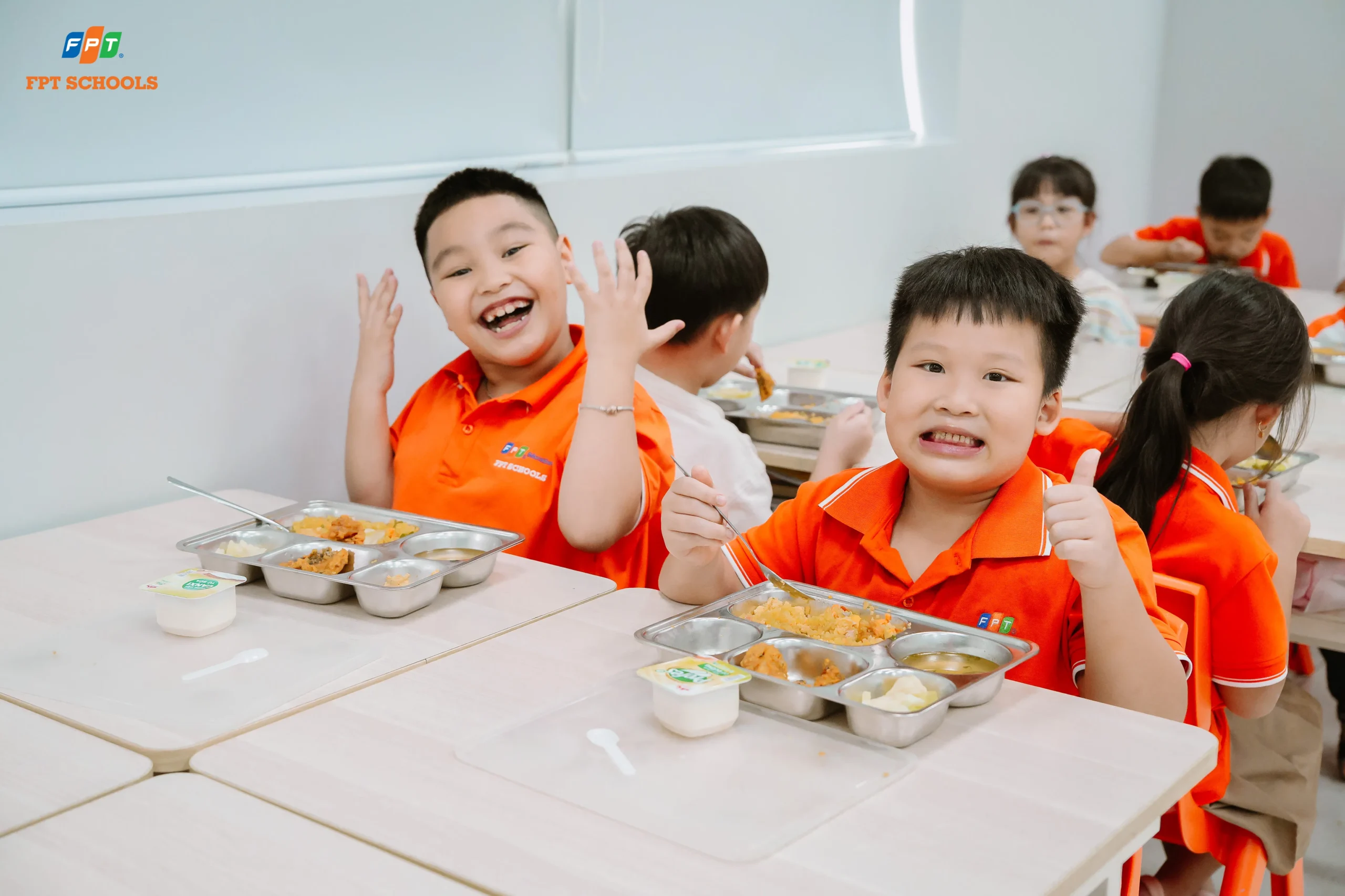Bữa ăn bán trú tại FPT School Hà Nam - Niềm vui giờ cơm của học sinh Tiểu học - FPT Education Bữa ăn bán trú tại FPT School Hà Nam - Niềm vui giờ cơm của học sinh Tiểu học | FPT Schools