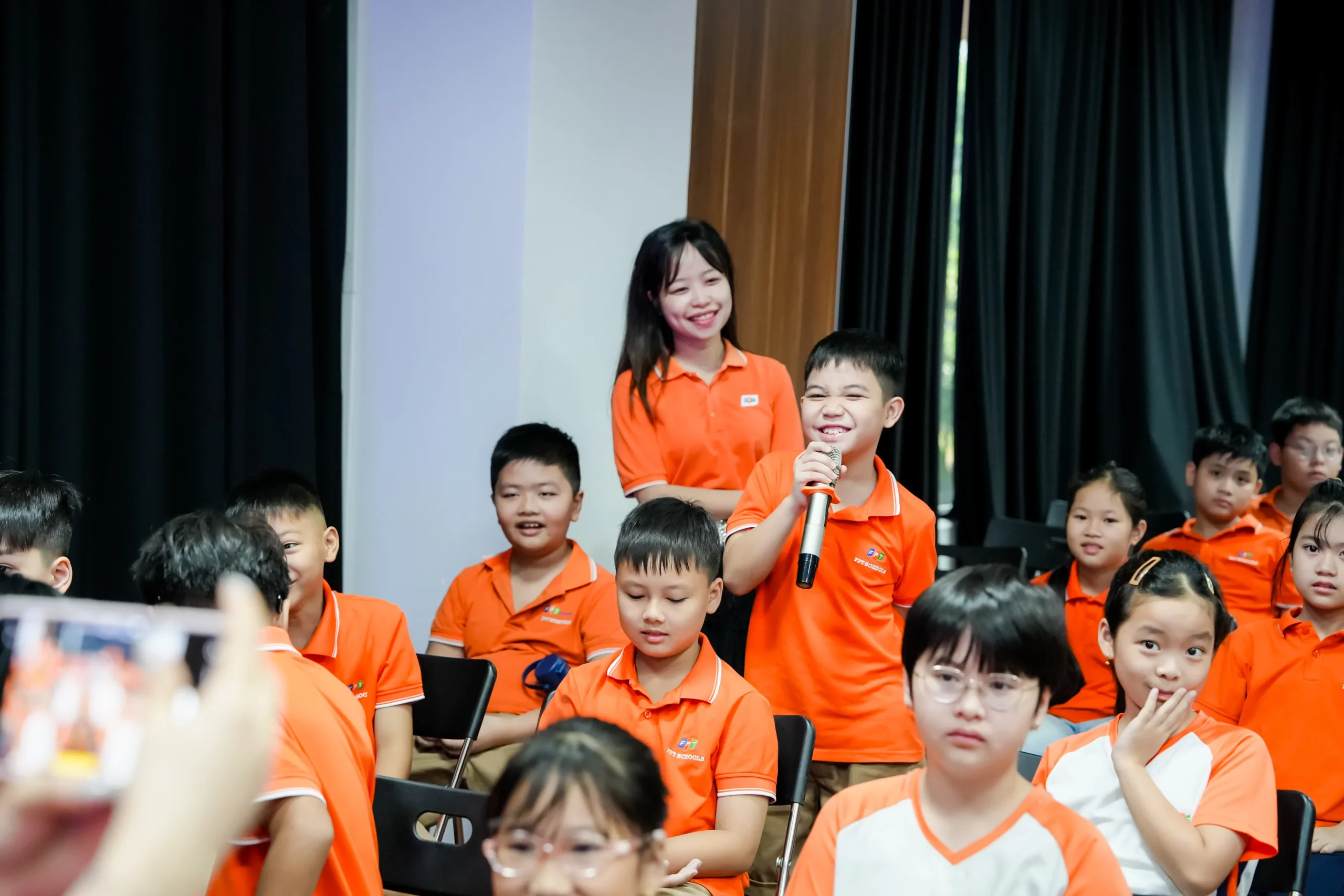 Học sinh FPT School Hà Nam khởi động tuần mới đầy năng lượng tại buổi sinh hoạt đầu tuần năm học 2026-2027 - FPT Education Học sinh FPT School Hà Nam hào hứng tham gia tại buổi sinh hoạt đầu tuần
