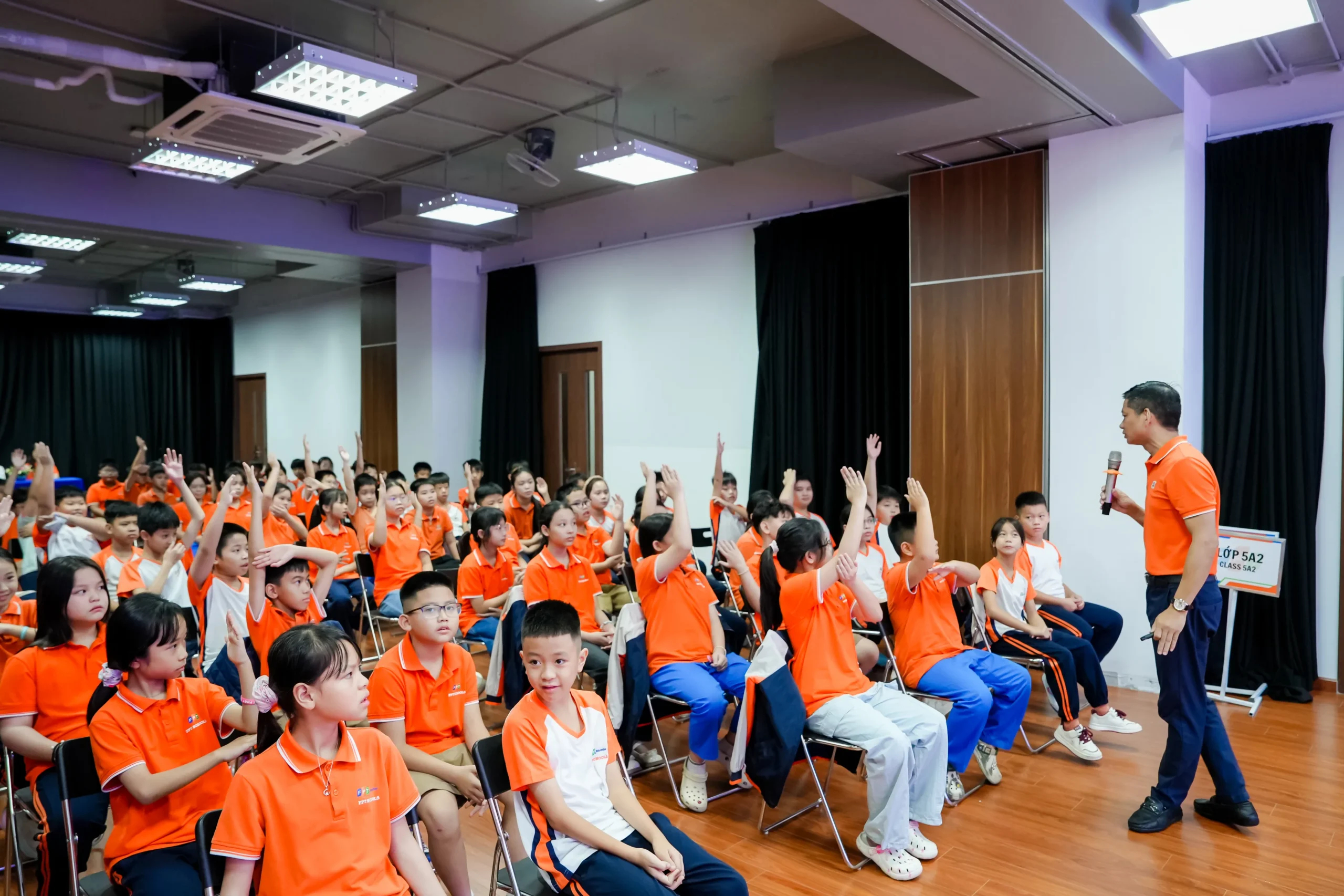 Học sinh FPT School Hà Nam khởi động tuần mới đầy năng lượng tại buổi sinh hoạt đầu tuần năm học 2026-2027 - FPT Education Học sinh FPT School Hà Nam khởi động tuần mới đầy năng lượng tại buổi sinh hoạt đầu tuần năm học 2026-2027 | FPT Schools