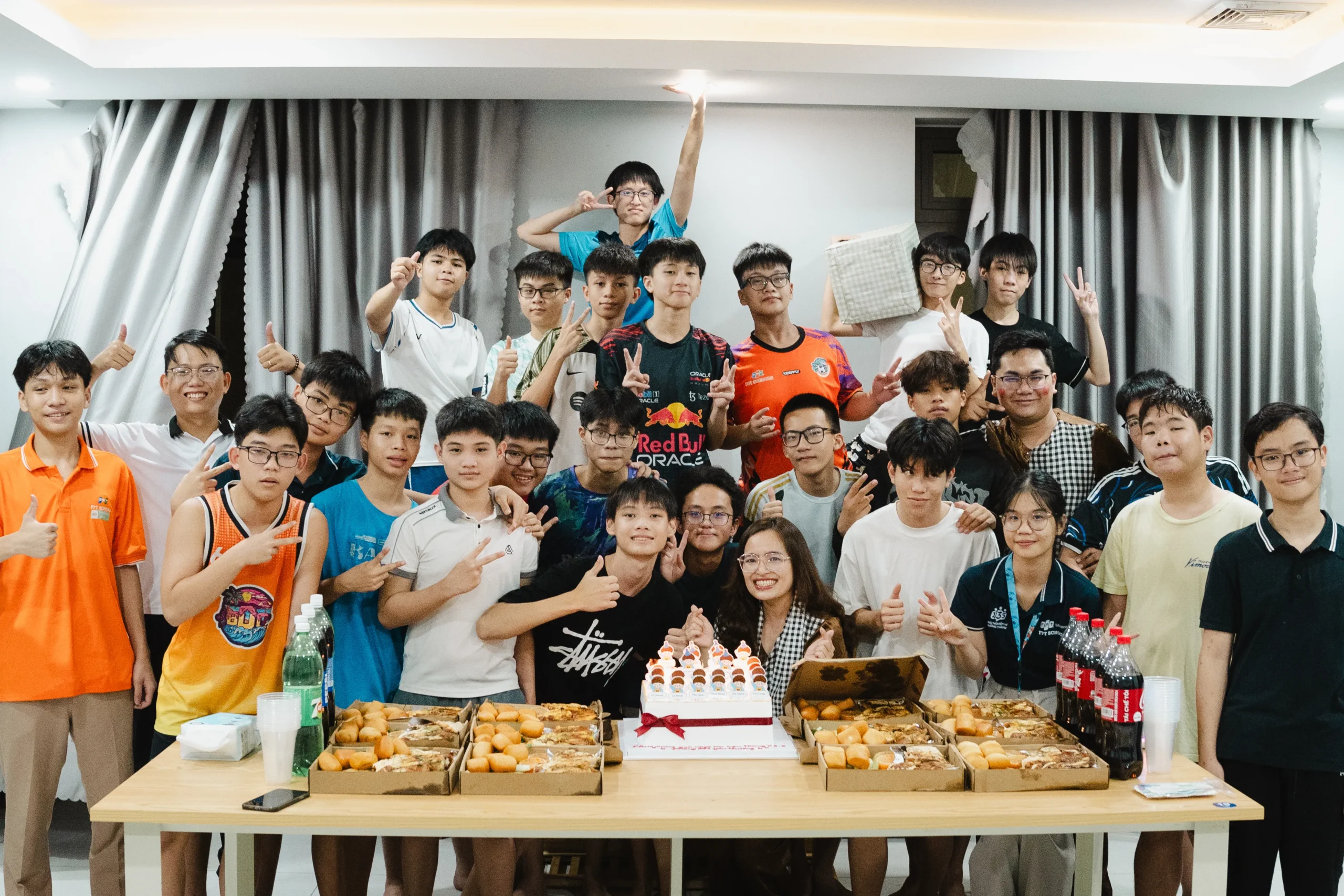 FSCHOOLER NỘI TRÚ ĐÀ NẴNG ĐÓN MỘT ĐÊM TRĂNG TRÒN ẤM ÁP BÊN THẦY CÔ, BẠN BÈ | FPT Schools