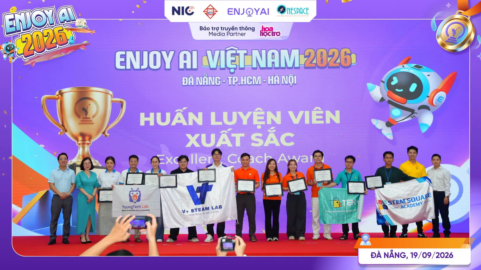 SAU HAI NĂM VÔ ĐỊCH THẾ GIỚI, FSCHOOLERS TIẾP TỤC “CẤT CÁNH” ĐẾN CHUNG KẾT QUỐC TẾ ENJOY AI 2026 VỚI 1 GIẢI NHẤT, 1 GIẢI NHÌ VÀ 10 SUẤT VÒNG TOÀN CẦU - FPT Education SAU HAI NĂM VÔ ĐỊCH THẾ GIỚI, FSCHOOLERS TIẾP TỤC “CẤT CÁNH” ĐẾN CHUNG KẾT QUỐC TẾ ENJOY AI 2026 VỚI 1 GIẢI NHẤT, 1 GIẢI NHÌ VÀ 10 SUẤT VÒNG TOÀN CẦU | FPT Schools