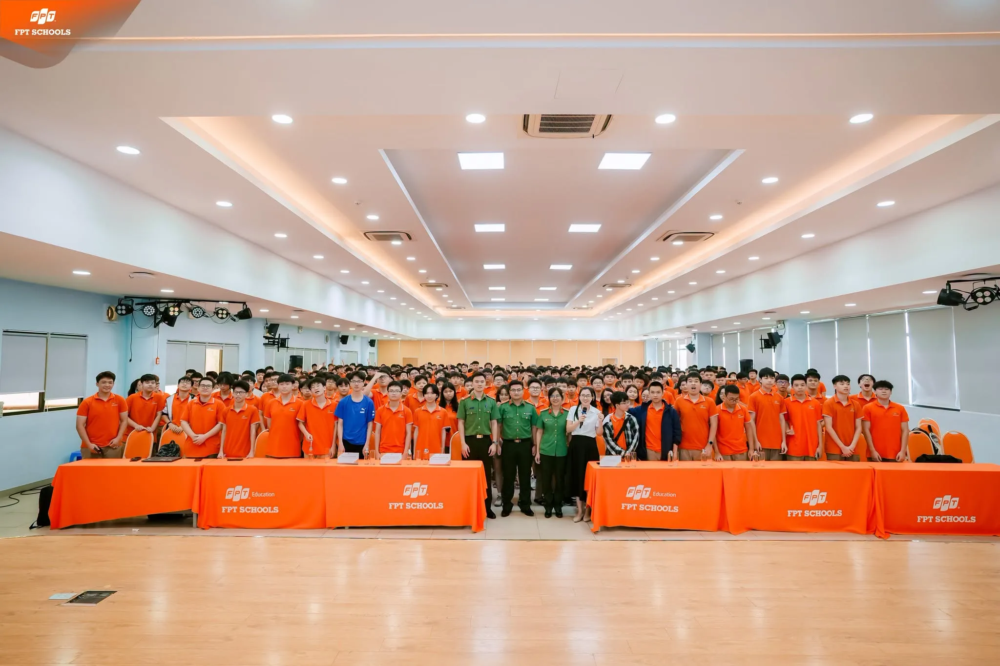 FSCHOOLERS NÂNG CAO NHẬN THỨC VỀ AN TOÀN TRÊN KHÔNG GIAN SỐ CÙNG CÁN BỘ CÔNG AN THÀNH PHỐ HÀ NỘI | FPT Schools