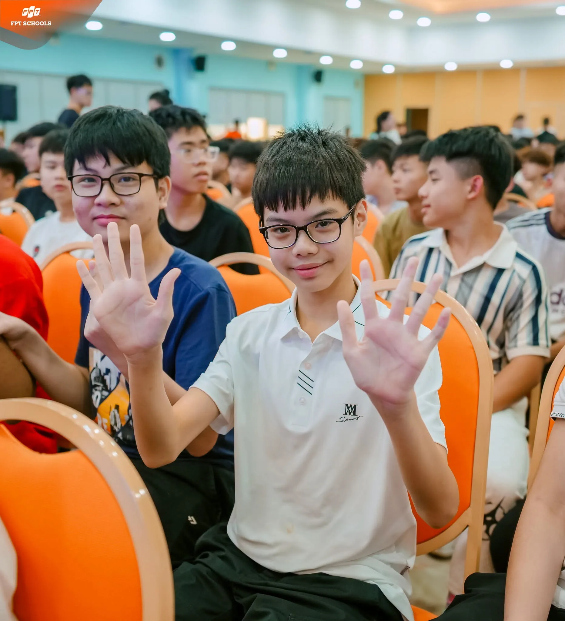 FSCHOOLERS NÂNG CAO NHẬN THỨC VỀ AN TOÀN TRÊN KHÔNG GIAN SỐ CÙNG CÁN BỘ CÔNG AN THÀNH PHỐ HÀ NỘI - FPT Education FSCHOOLERS NÂNG CAO NHẬN THỨC VỀ AN TOÀN TRÊN KHÔNG GIAN SỐ CÙNG CÁN BỘ CÔNG AN THÀNH PHỐ HÀ NỘI | FPT Schools