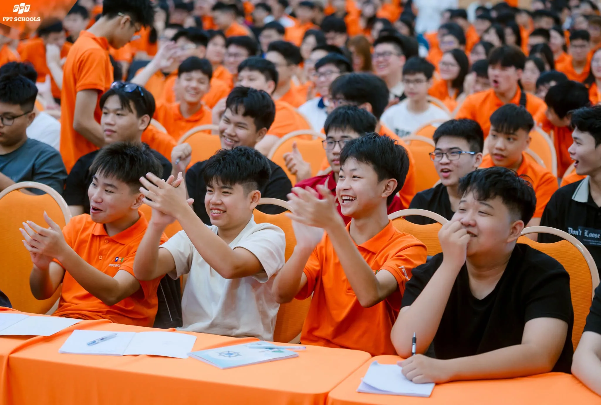 TALKSHOW “CHUYỆN CHÚNG MÌNH”: CÙNG FSCHOOLERS KHÓA 14 GIẢI MÃ CẢM XÚC TUỔI VỊ THÀNH NIÊN | FPT Schools