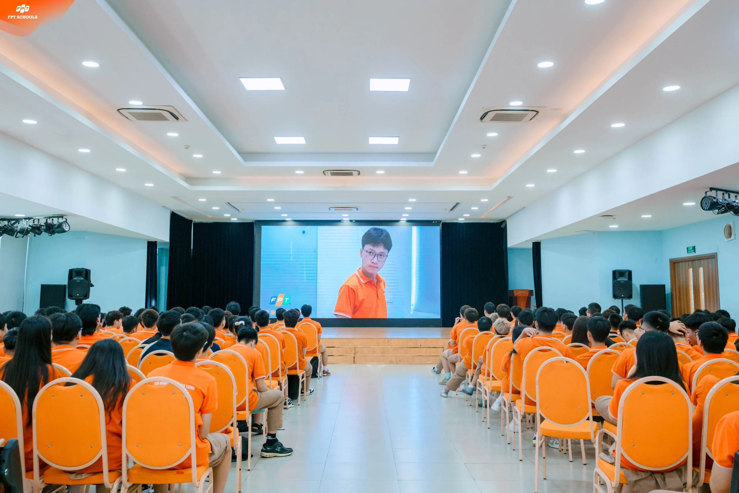 SÔI NỔI CHUỖI HOẠT ĐỘNG HƯỚNG NGHIỆP DÀNH CHO FSCHOOLERS - FPT Education SÔI NỔI CHUỖI HOẠT ĐỘNG HƯỚNG NGHIỆP DÀNH CHO FSCHOOLERS | FPT Schools