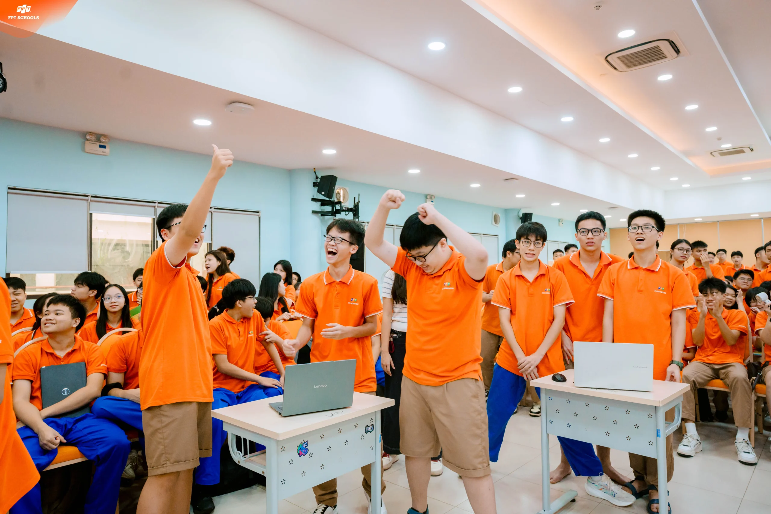 SÔI NỔI CHUỖI HOẠT ĐỘNG HƯỚNG NGHIỆP DÀNH CHO FSCHOOLERS | FPT Schools