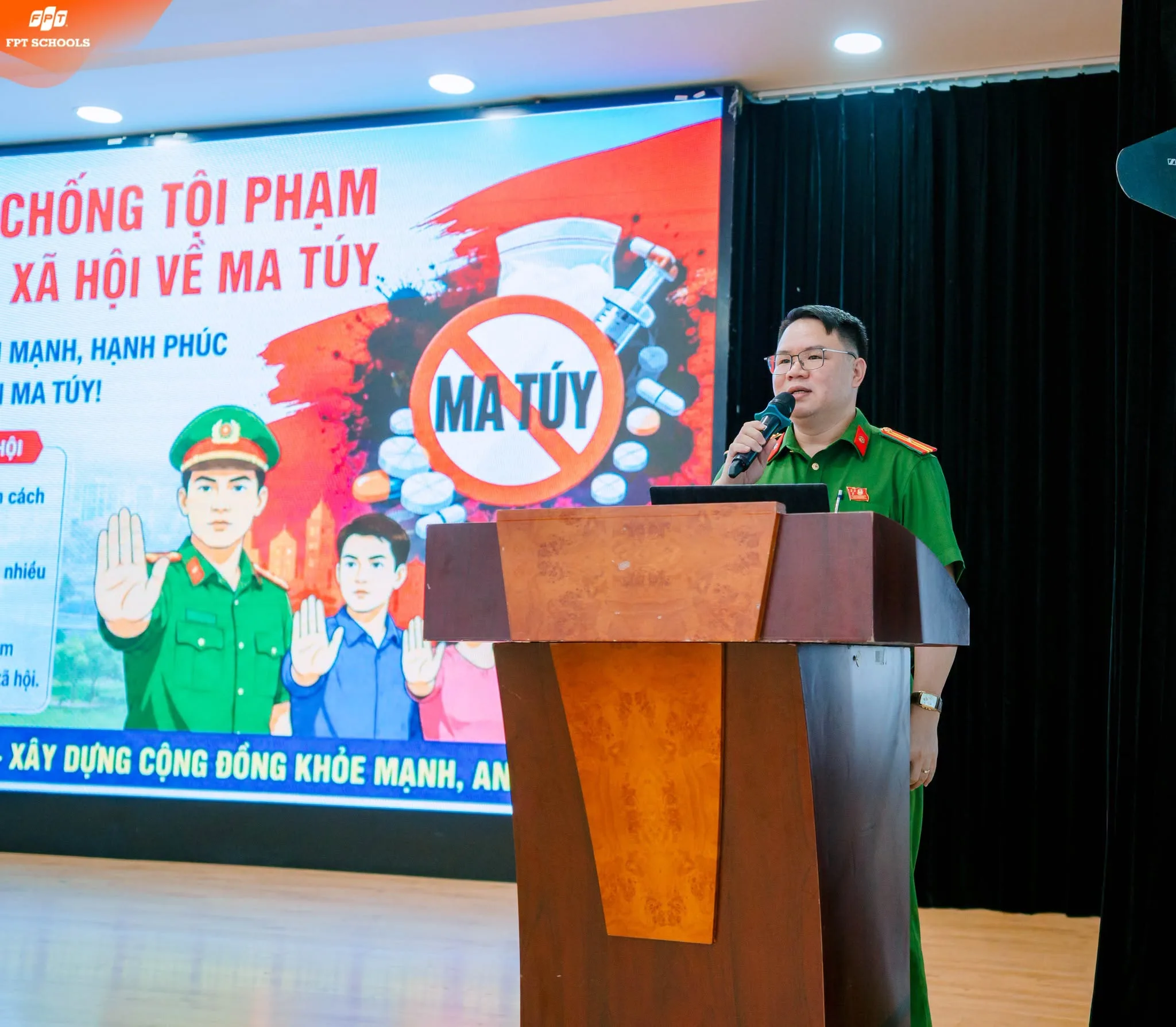 TRANG BỊ KIẾN THỨC NHẬN DIỆN VÀ PHÒNG NGỪA MA TÚY CHO HỌC SINH TRƯỜNG THPT FPT | FPT Schools