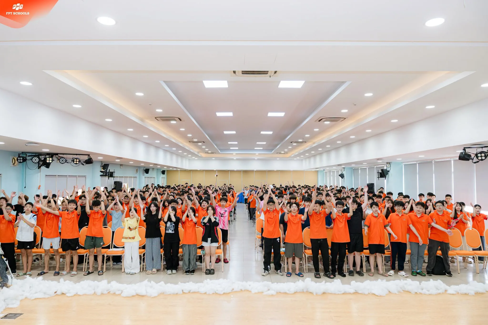 ĐẮM CHÌM TRONG KHÔNG GIAN ÂM NHẠC TUỔI TRẺ QUA MINI CONCERT – GOING MERRY 2026 | FPT Schools