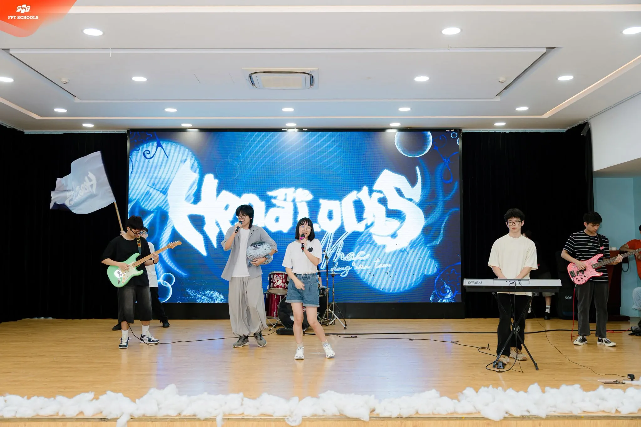 ĐẮM CHÌM TRONG KHÔNG GIAN ÂM NHẠC TUỔI TRẺ QUA MINI CONCERT – GOING MERRY 2026 | FPT Schools