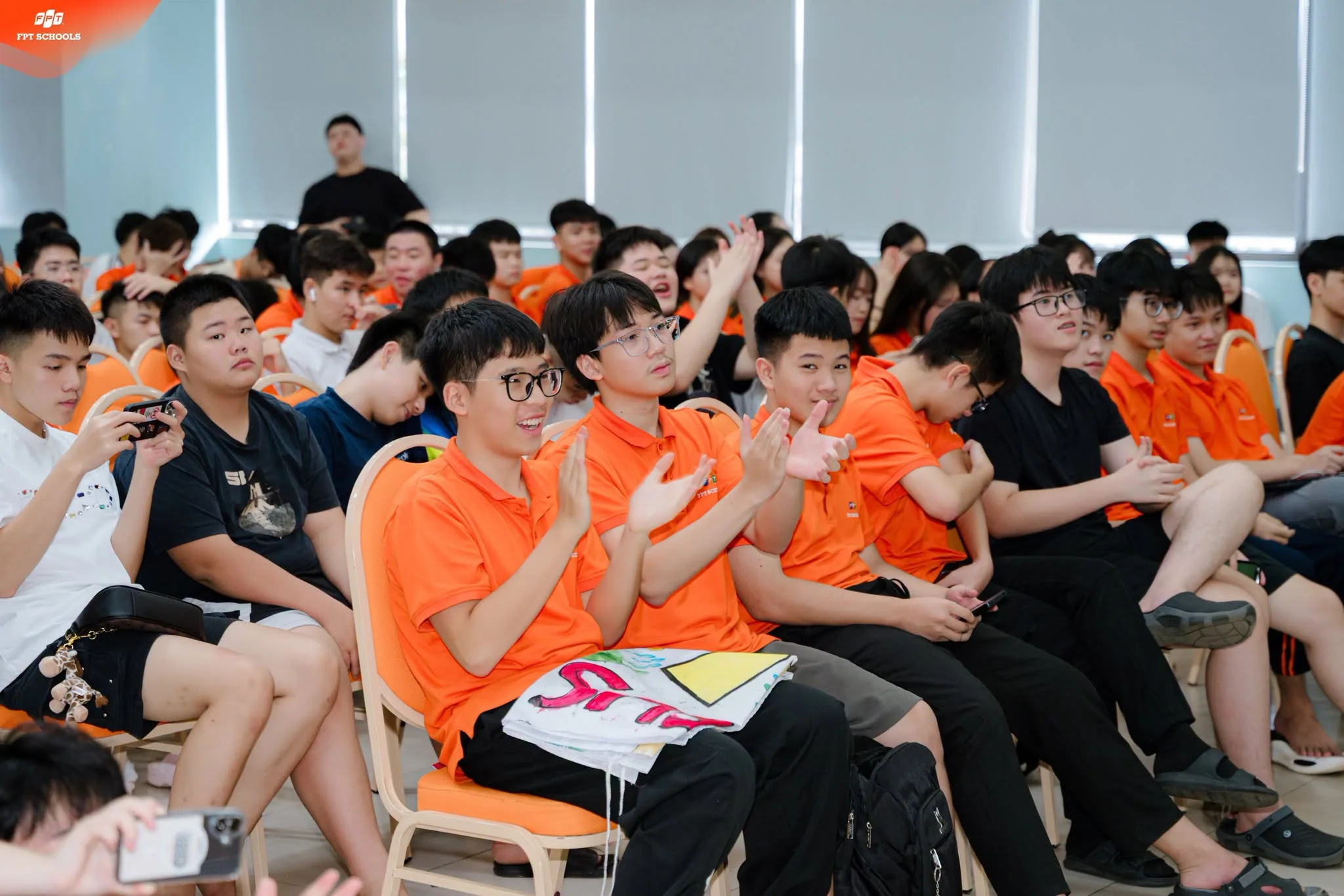 ĐẮM CHÌM TRONG KHÔNG GIAN ÂM NHẠC TUỔI TRẺ QUA MINI CONCERT – GOING MERRY 2026 | FPT Schools