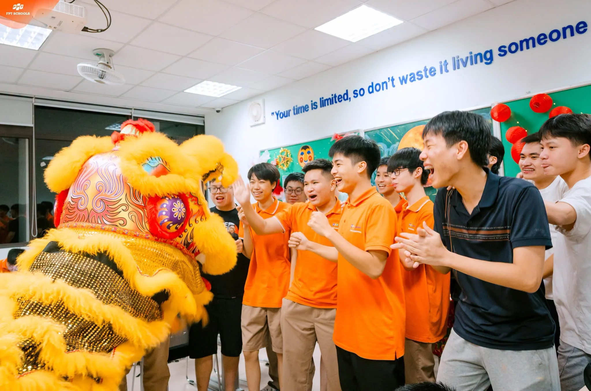 RỘN RÀNG ĐÊM HỘI TRUNG THU TẠI FSCHOOL HÒA LẠC | FPT Schools
