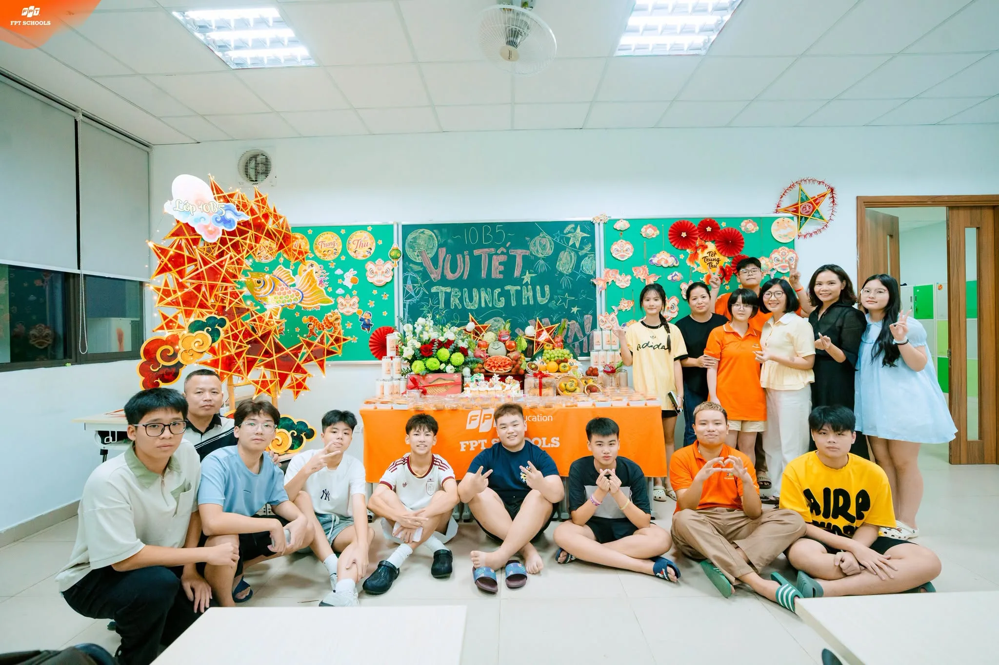 RỘN RÀNG ĐÊM HỘI TRUNG THU TẠI FSCHOOL HÒA LẠC | FPT Schools
