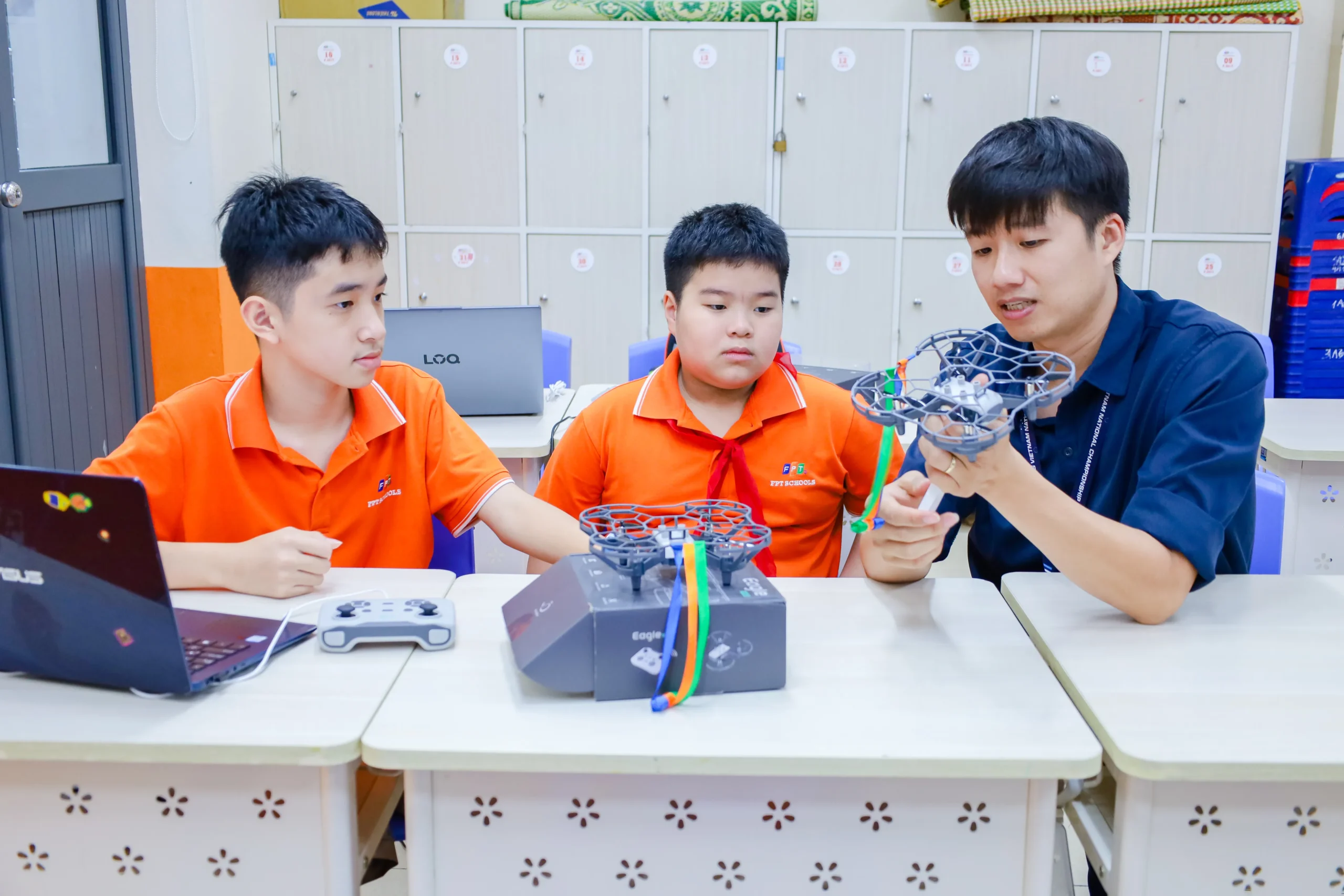 Drone cất cánh trong lớp học FPT Schools: Lộ trình bài bản từ năm học 2026–2027 | FPT Schools