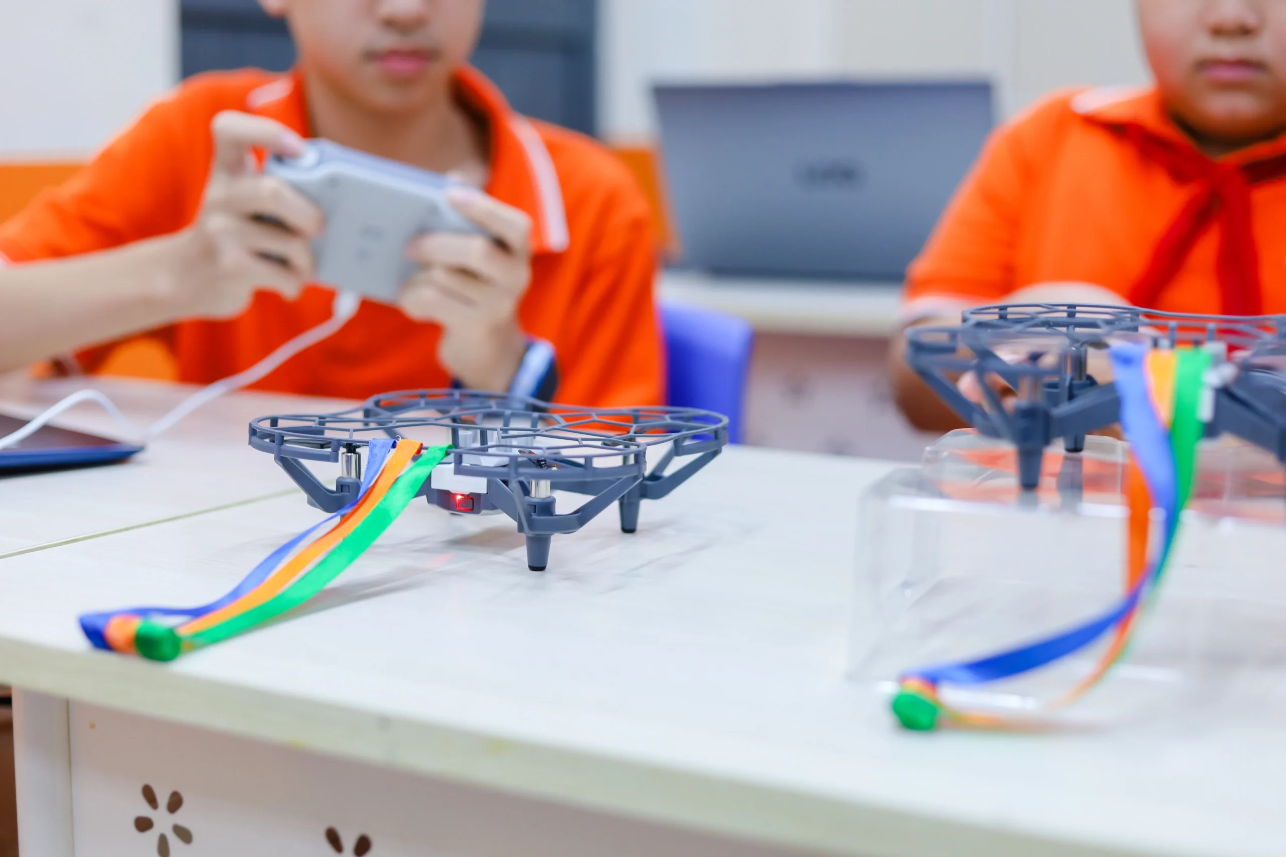 Drone cất cánh trong lớp học FPT Schools: Lộ trình bài bản từ năm học 2026–2027 - FPT Education Drone cất cánh trong lớp học FPT Schools: Lộ trình bài bản từ năm học 2026–2027 | FPT Schools