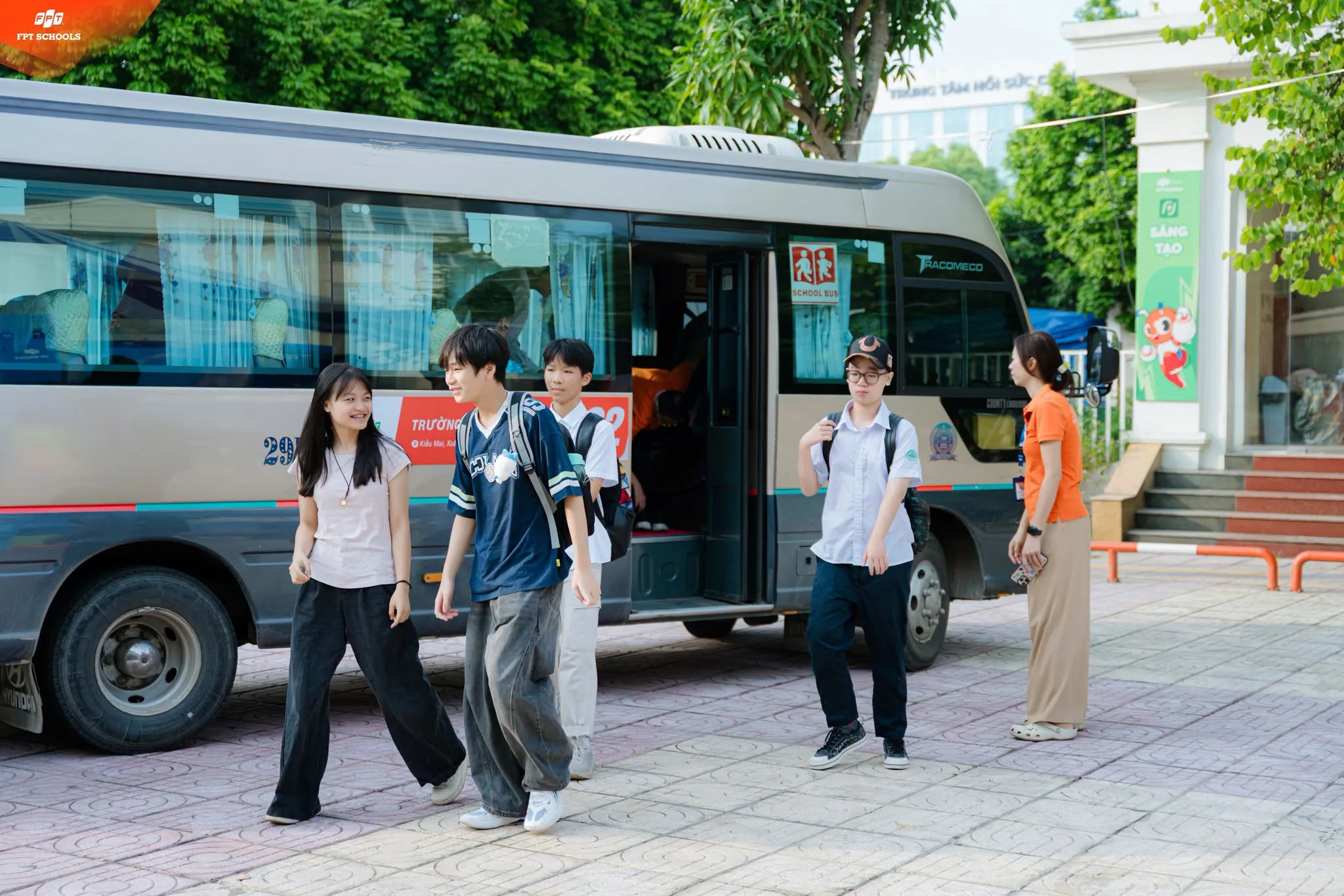 Thời gian biểu học sinh Trường THPT FPT Tây Hà Nội - FPT Education 10 phút di chuyển ra xe tuyến sau giờ học.